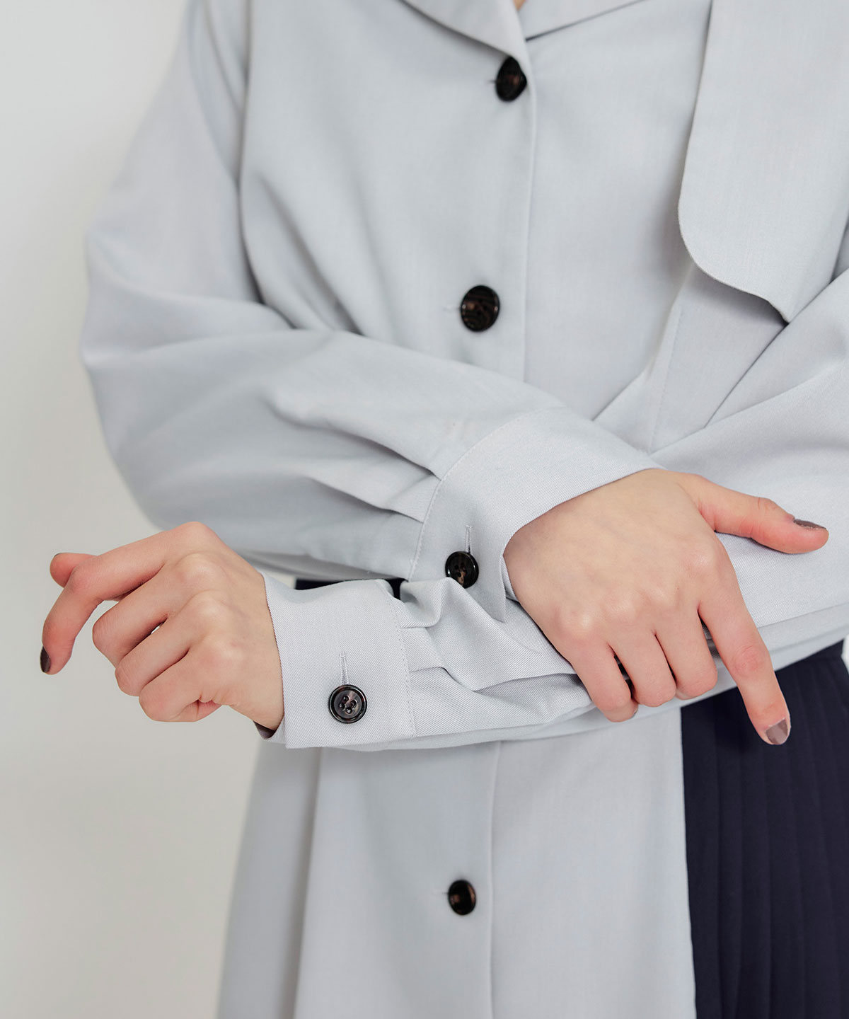 トレンチディティールショートシャツジャケット×バイカラープリーツフレアロングワンピースセットアップ