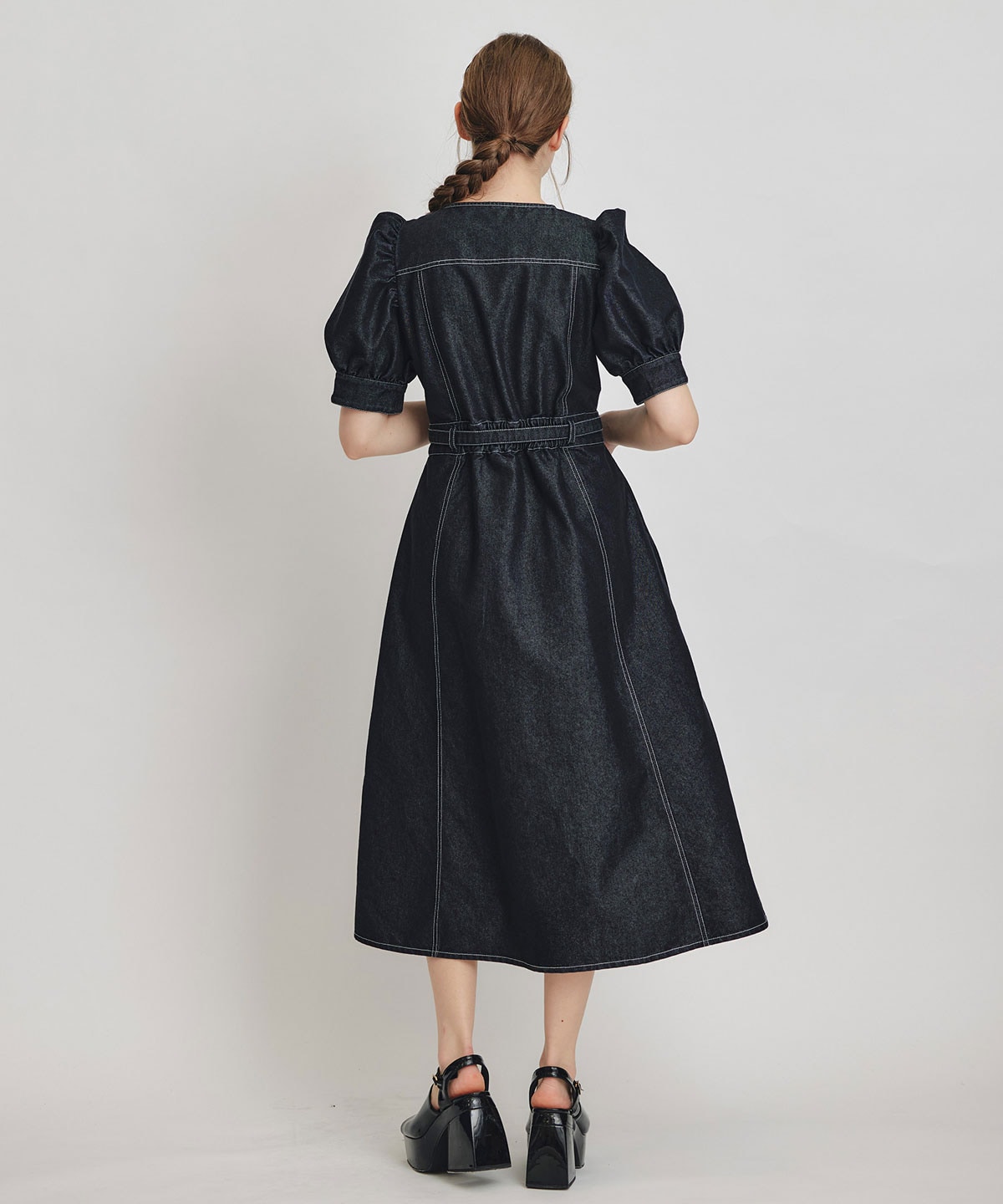 ノーカラーデニムパフフレアロングワンピース