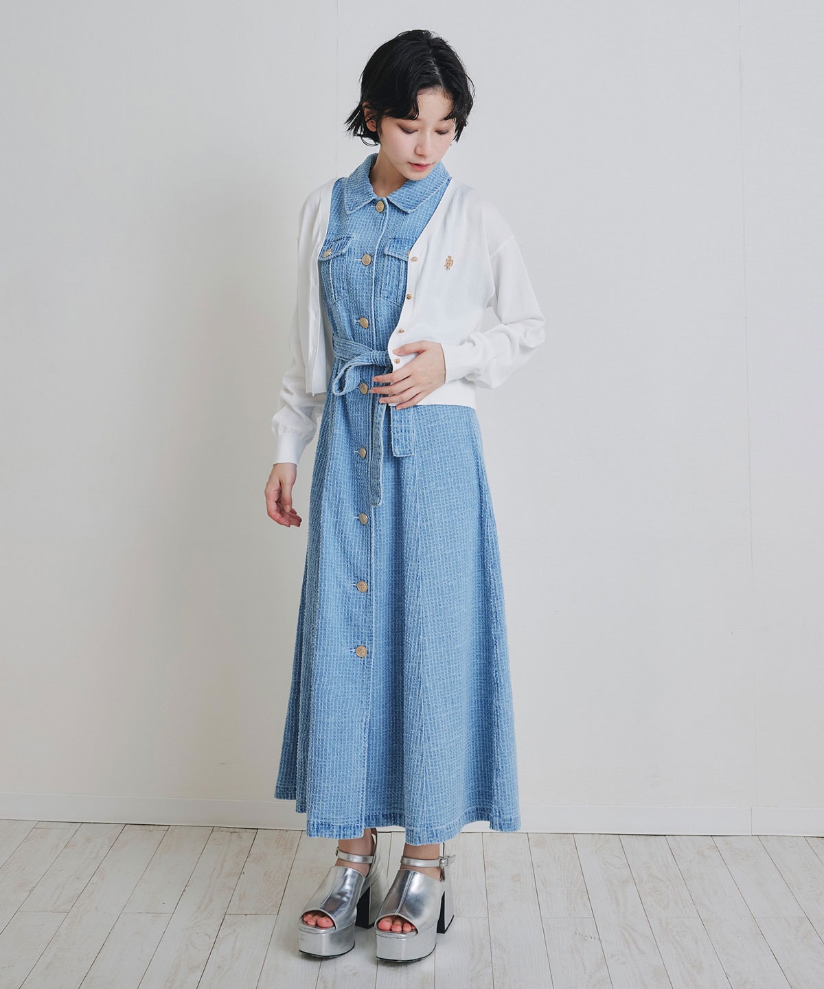ロゴプレートVネックカーディガン