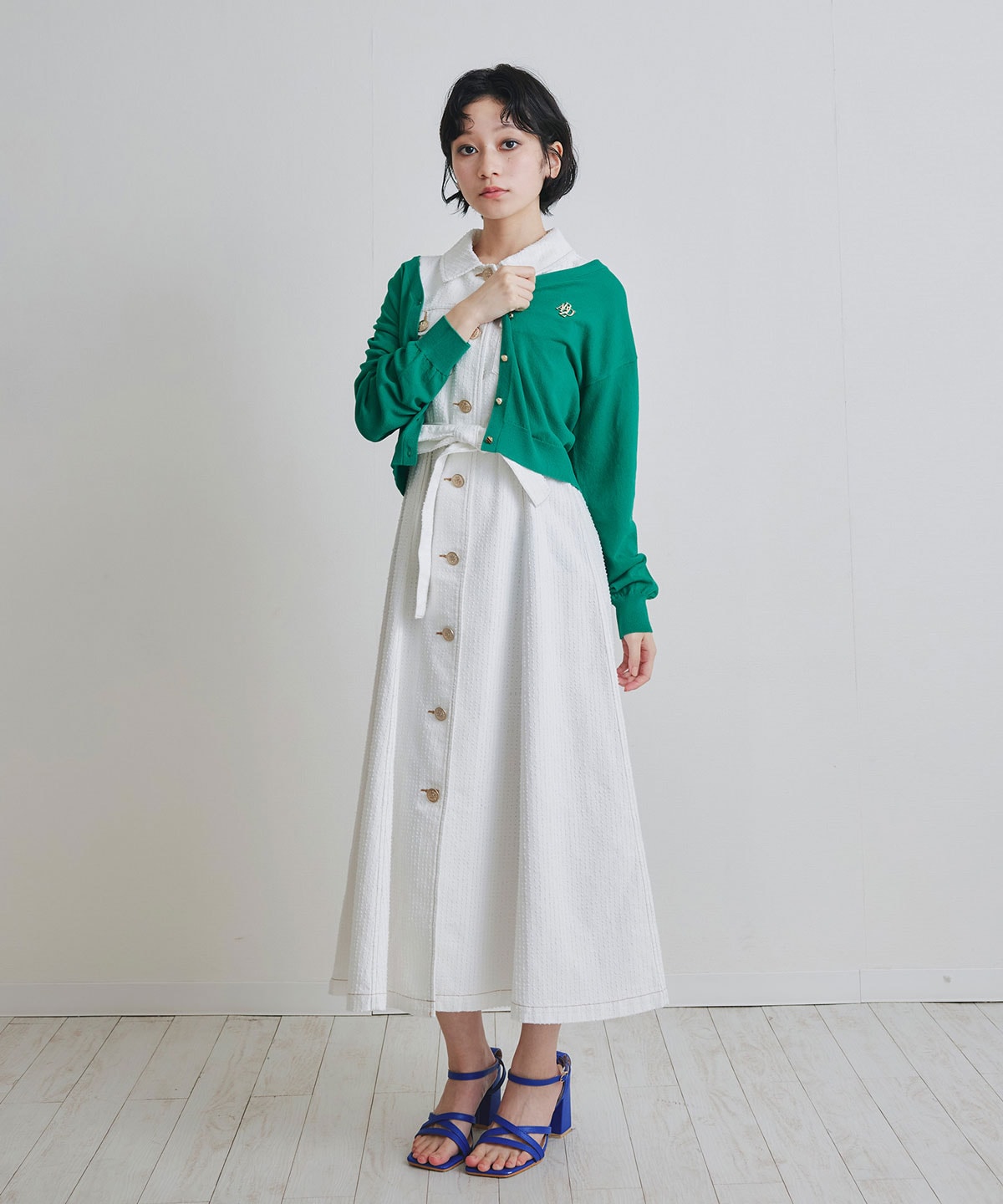 ロゴプレートVネックカーディガン