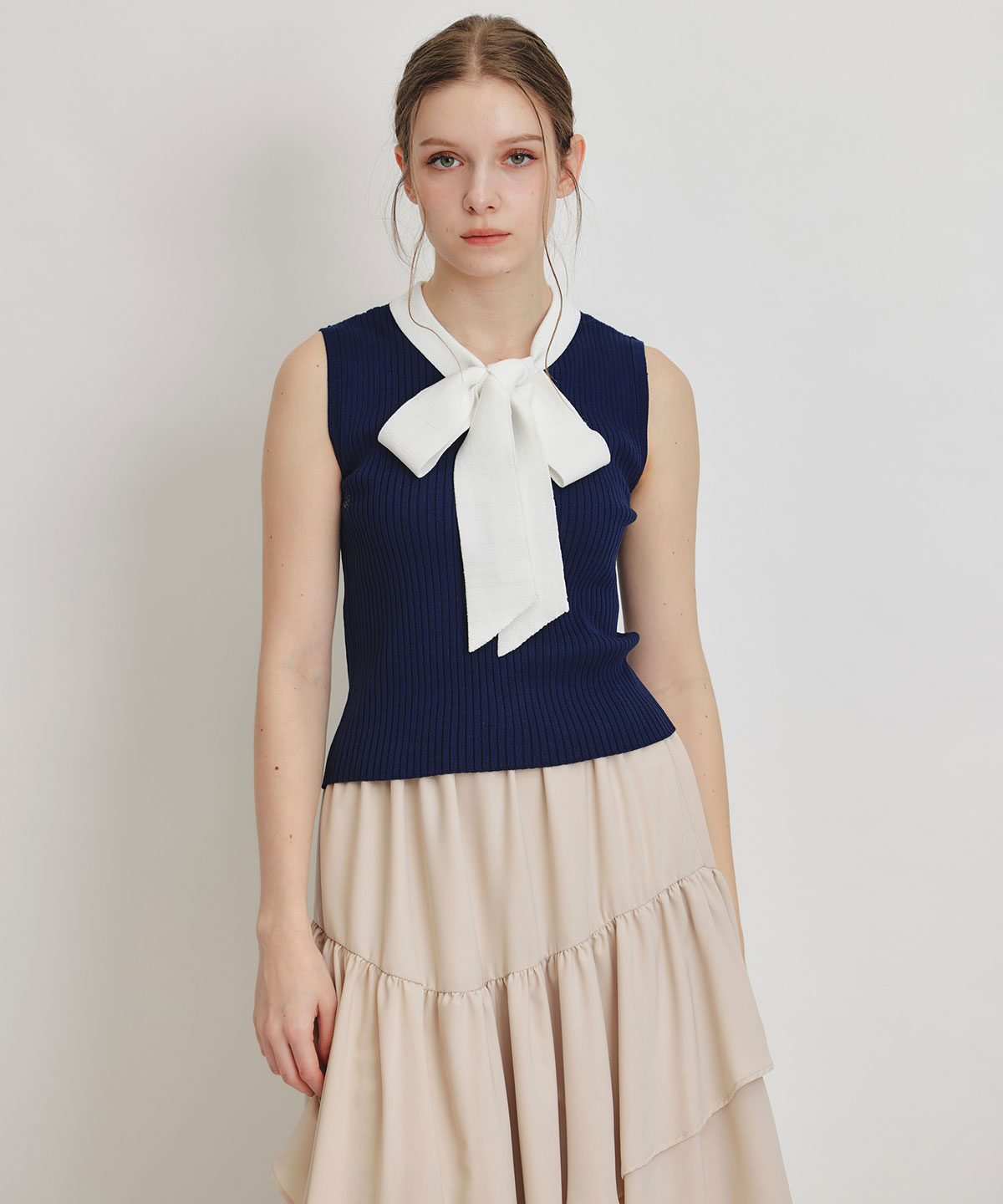 ストライプリボンタイノースリーブリブニット