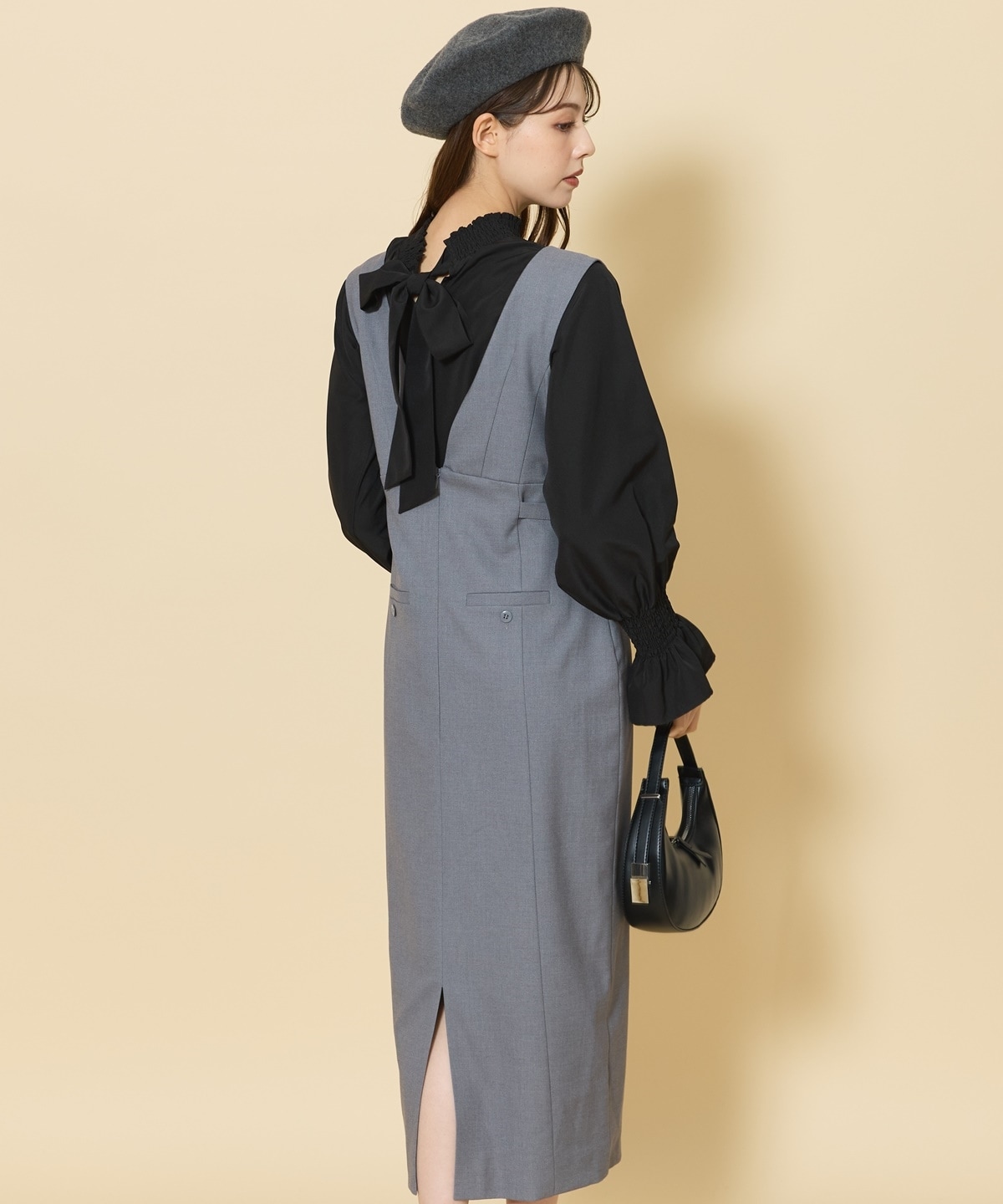 サイドビットVネックジャンパースカート