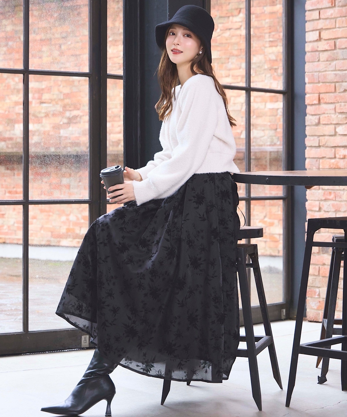 Vネックミニフラワースパンコールニットプルオーバー