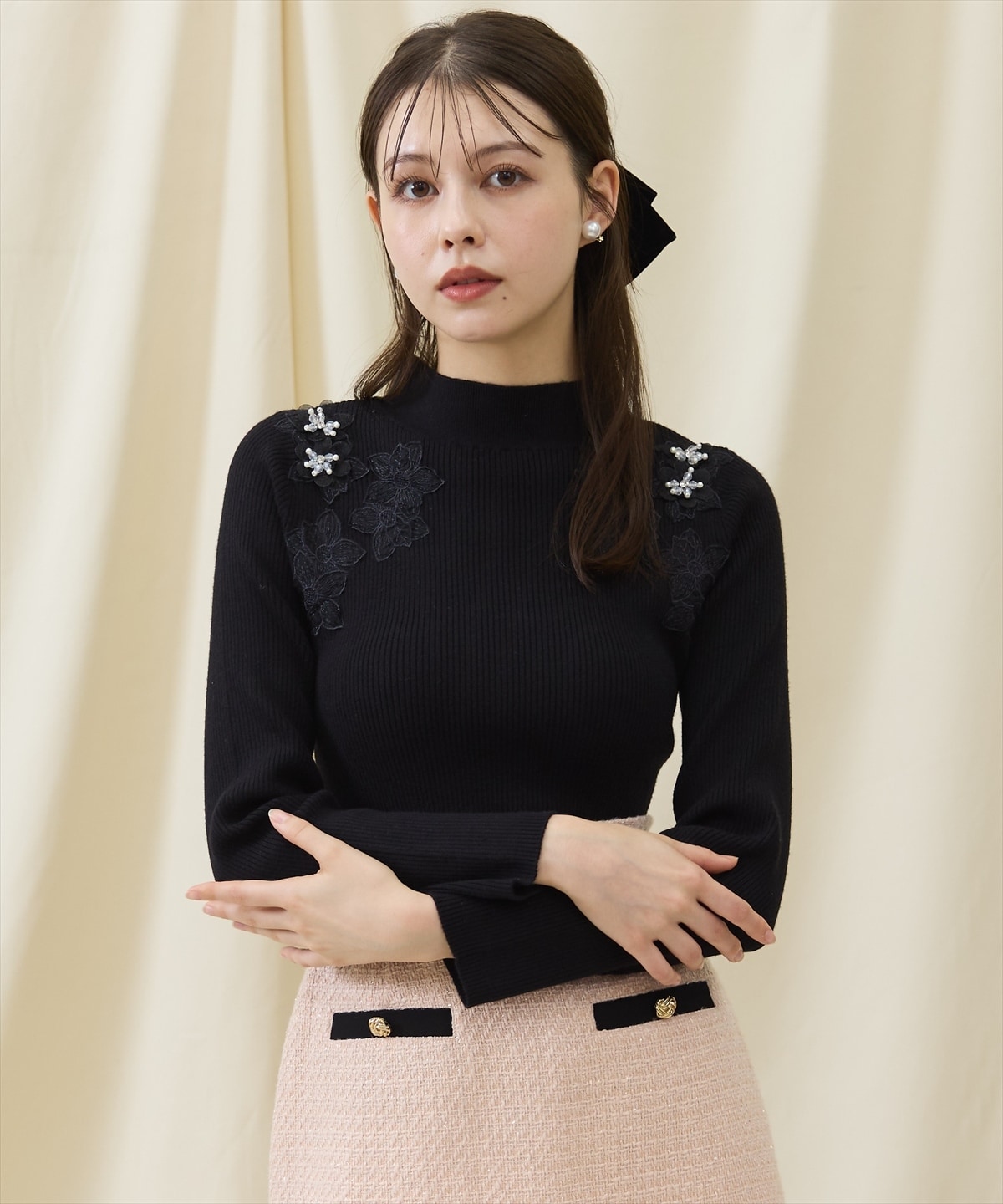 ショルダーレース刺繍ニットプルオーバー