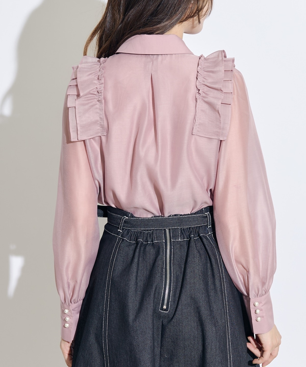 クレリックショルダータックフリルブラウス