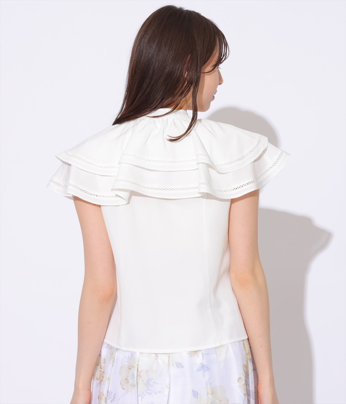 ラッフルカラーボウタイブラウス