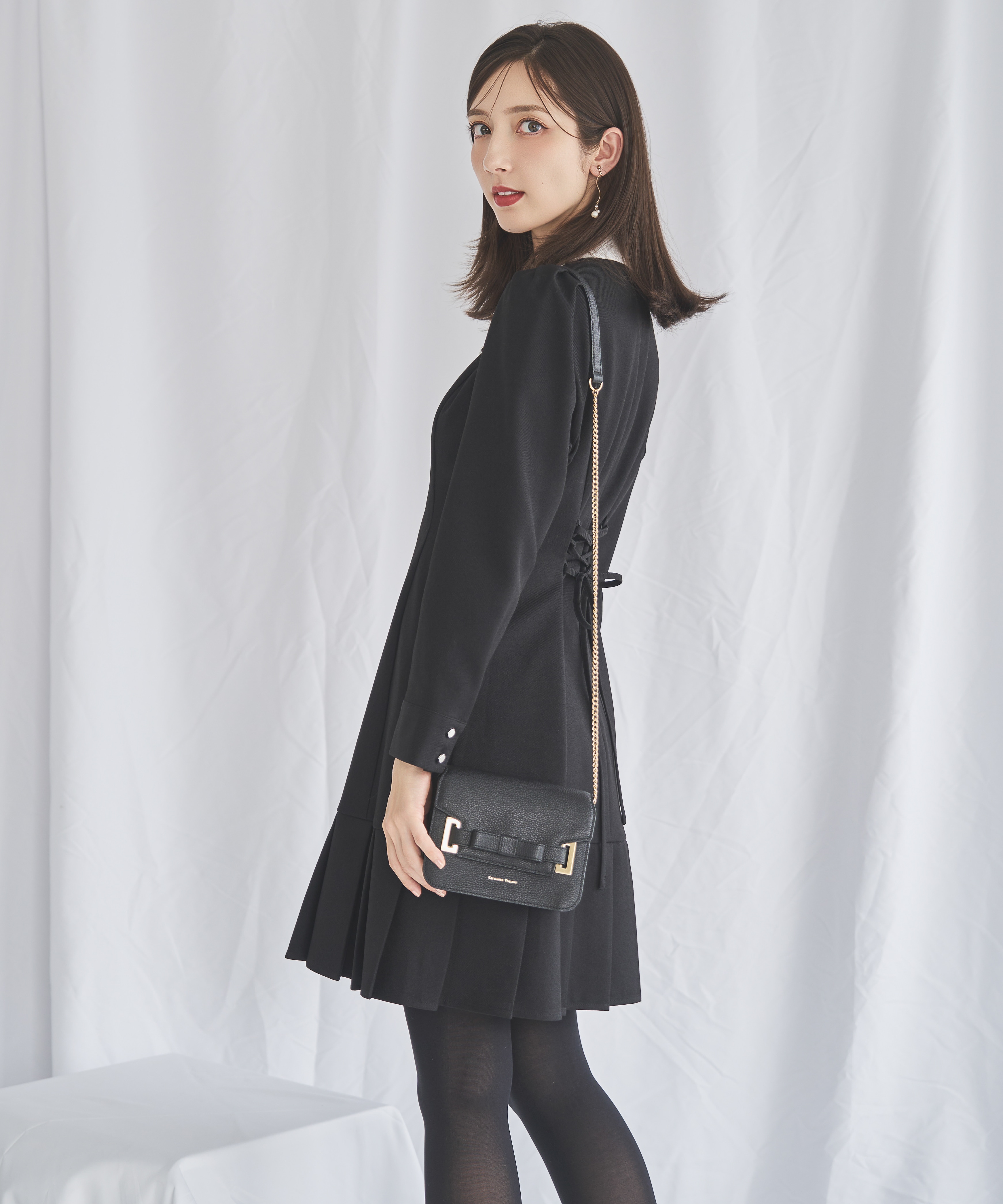 【12/5(Fri)再入荷予約開始】ホワイトカラープリーツミニワンピース