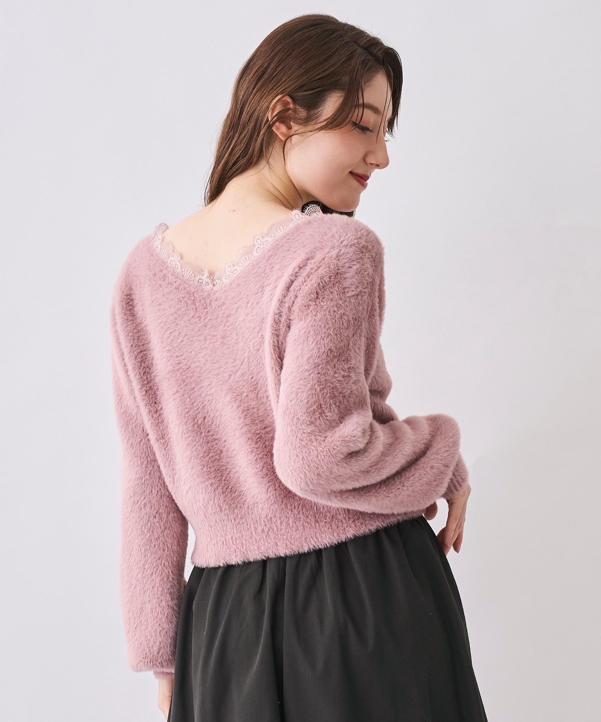 【12/5(Fri)発売開始】レースネックフェザーニット