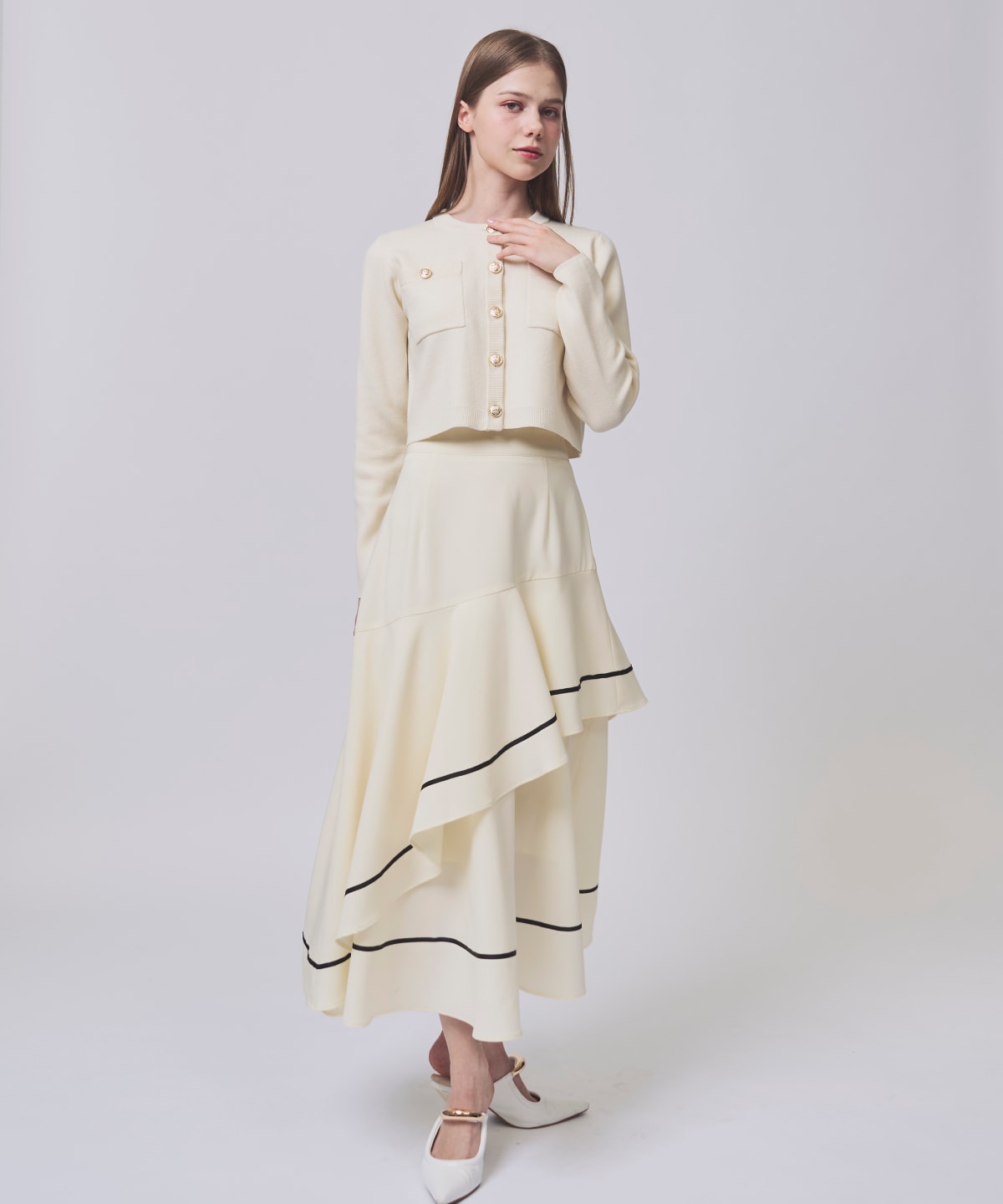 【1/30(Fri)発売開始】金ボタンクルーネックカーディガン