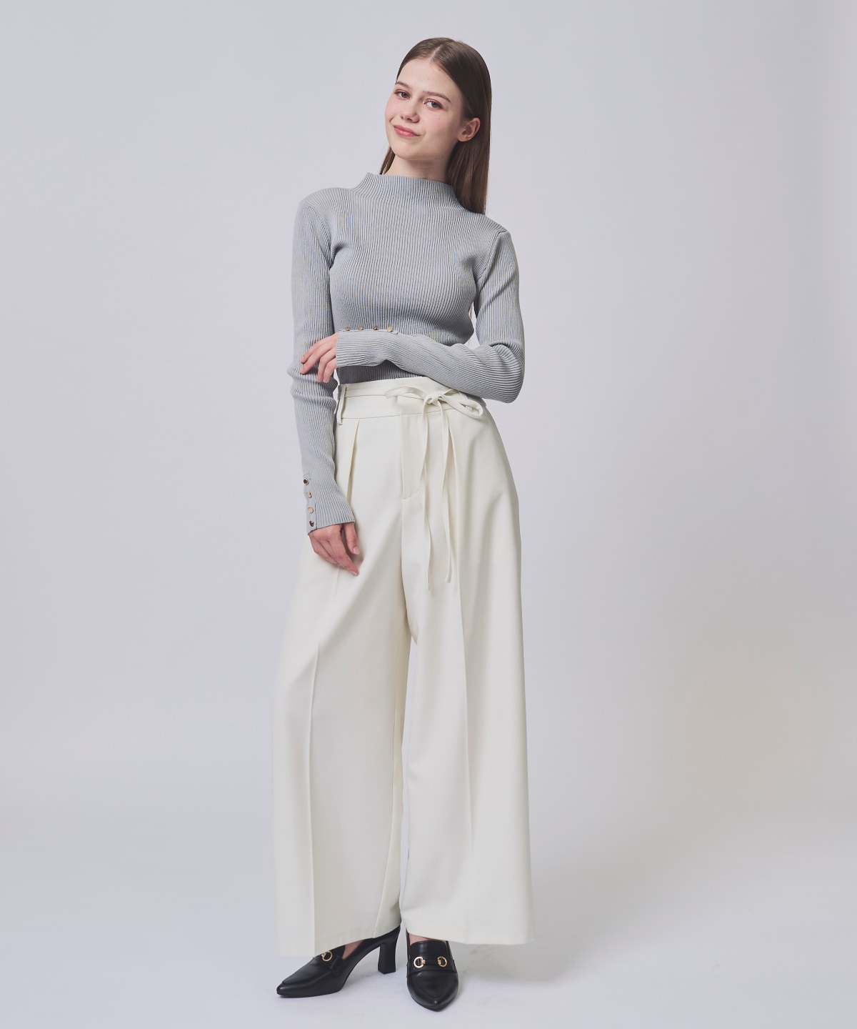 【1/30(Fri)発売開始】金ボタン付きモックネックリブニット