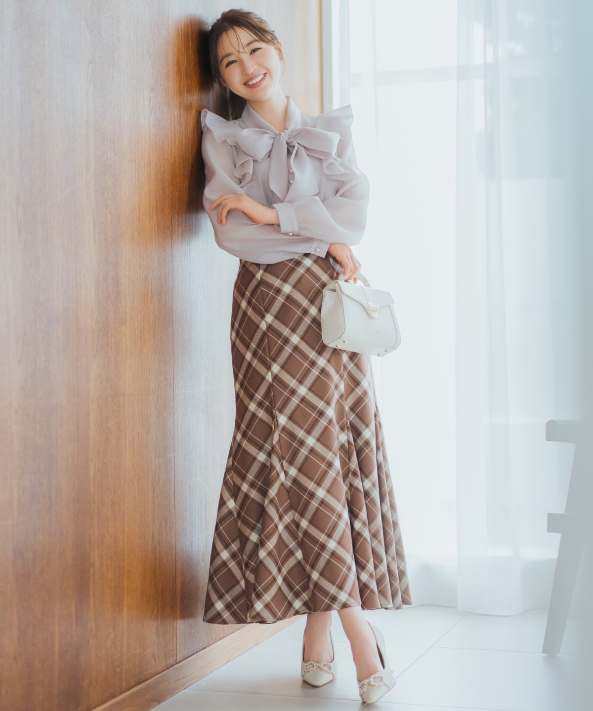 シアーラッフルボウタイブラウス