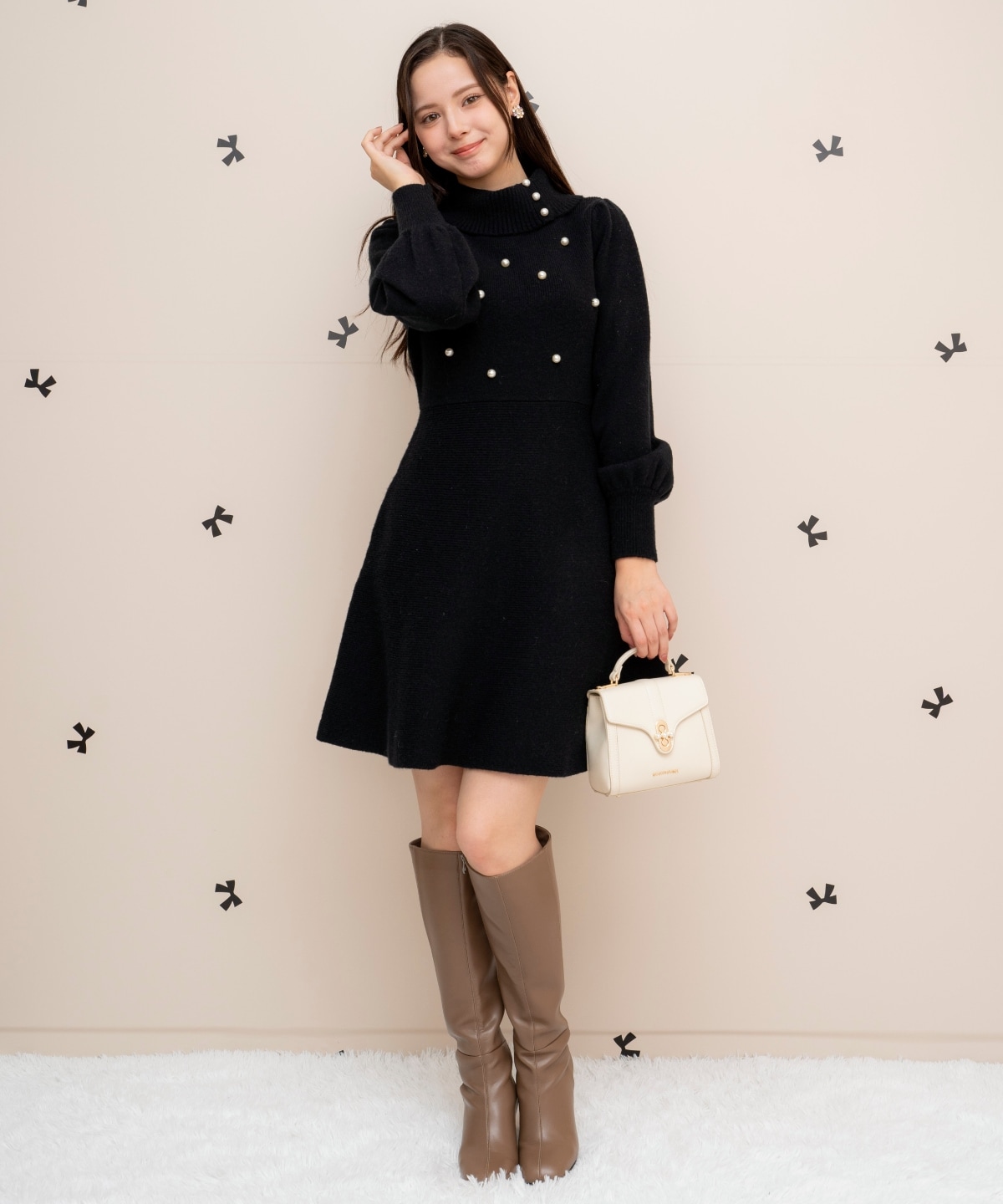 パール付きタートルネックニットワンピース
