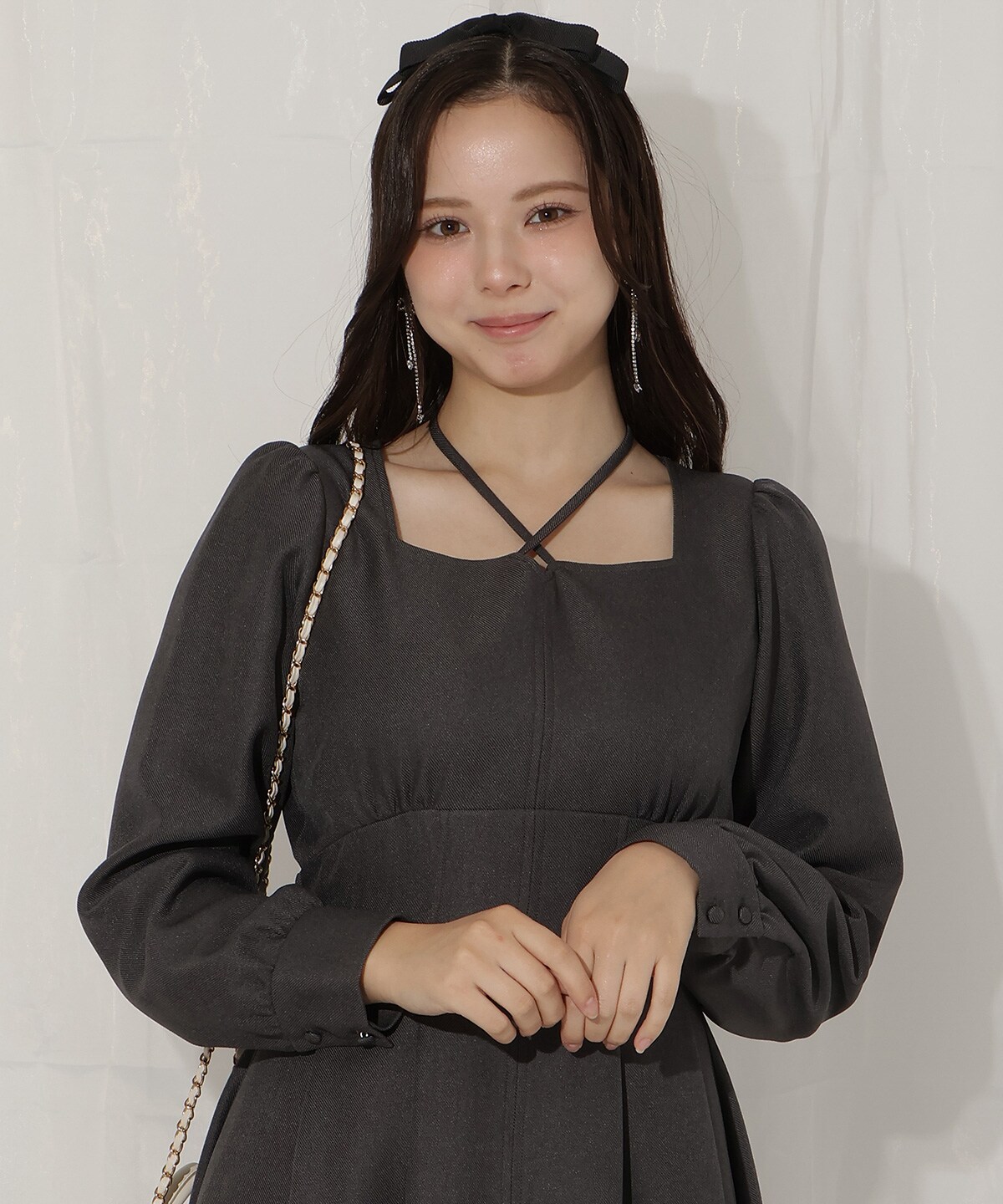 クロスネックフレアワンピース