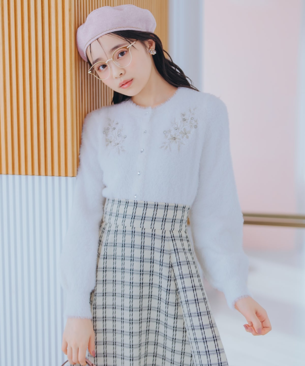 ビジュー付きラメ刺繍カーディガン