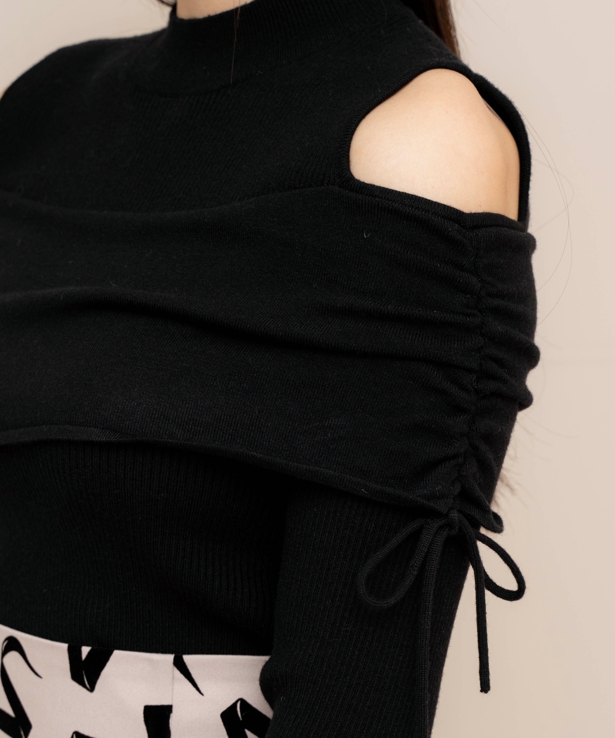 ギャザーリボンオフショルニット