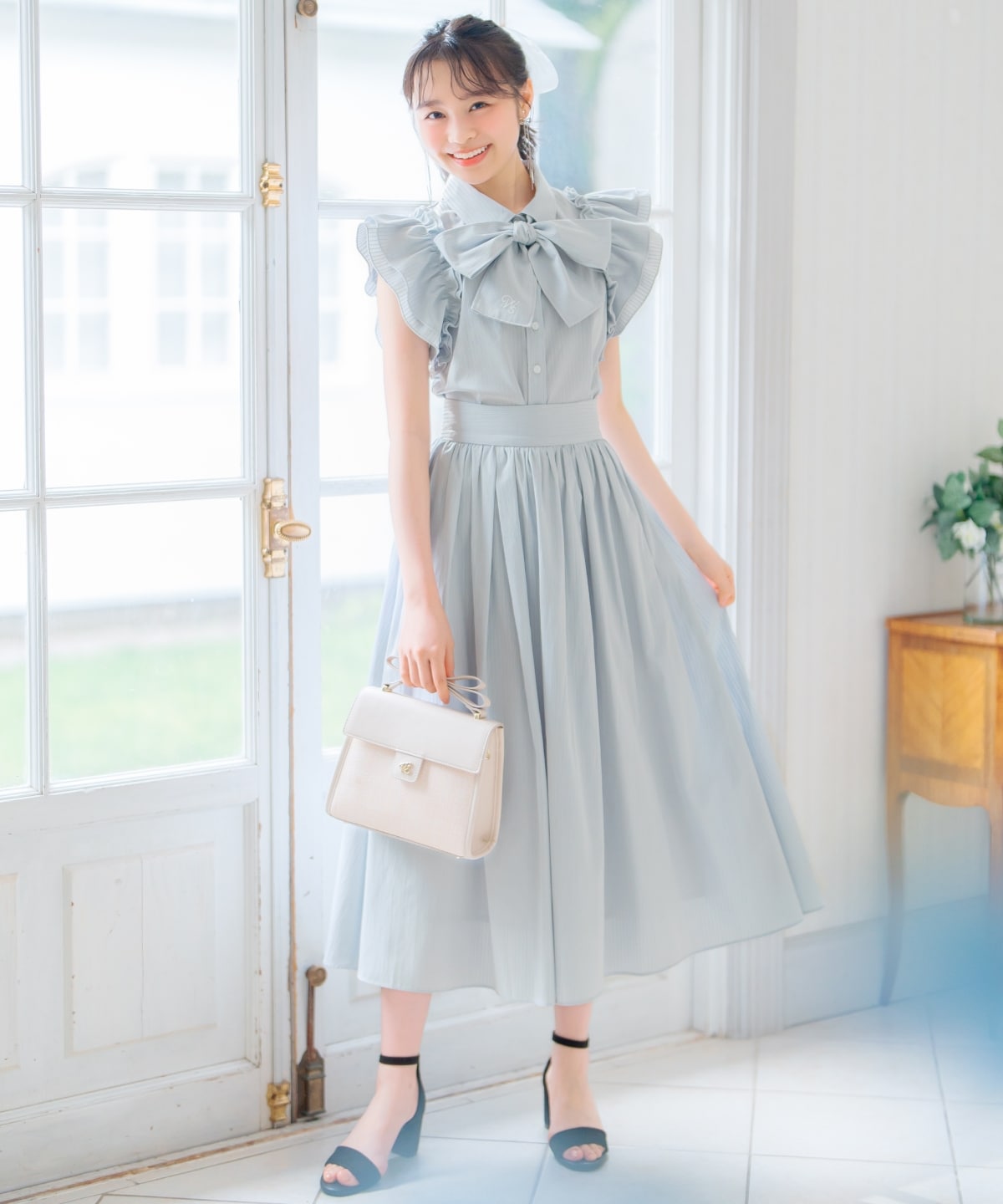 バックレースアップストライプスカート