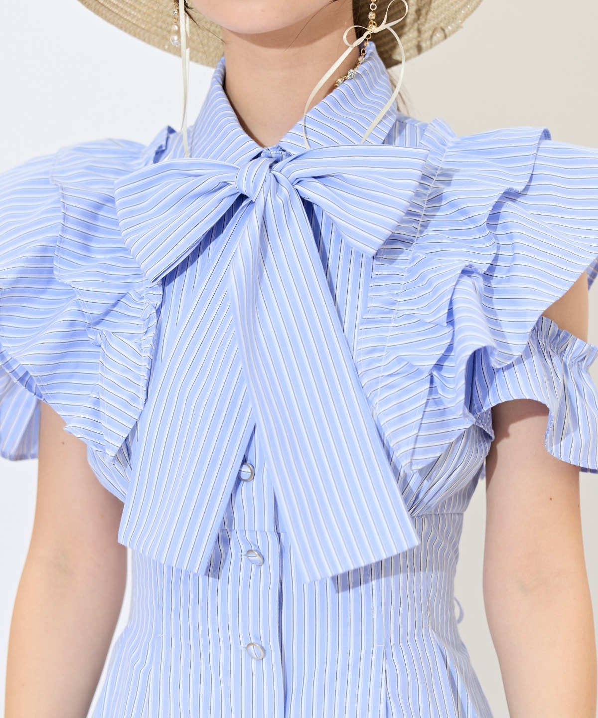 ラッフルスリーブリボンタイワンピース