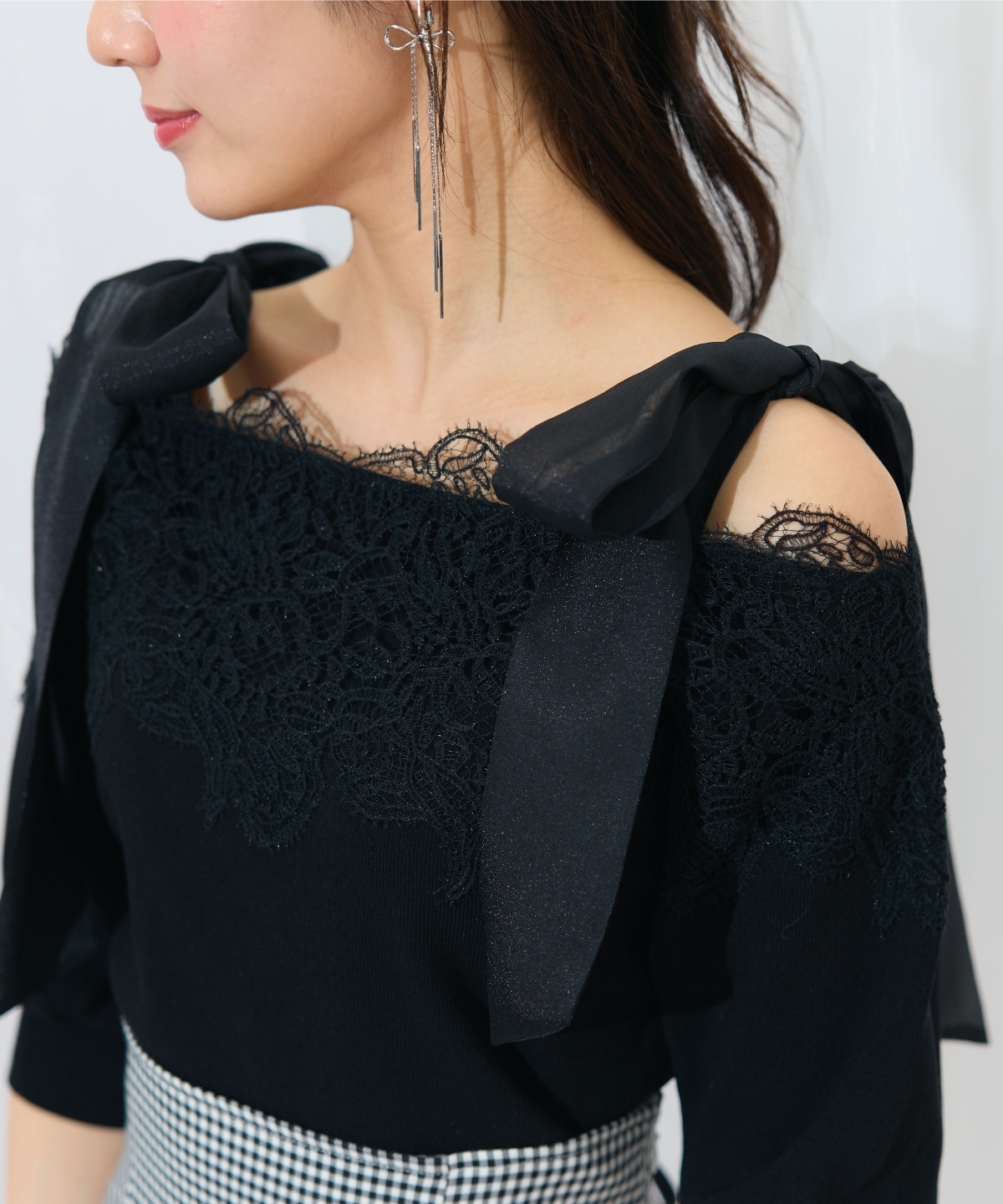 レーストリミング肩リボンニット