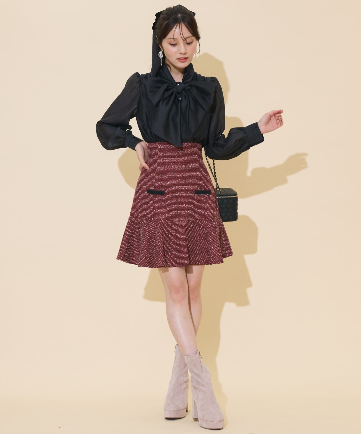 ボリュームリボンタイブラウス