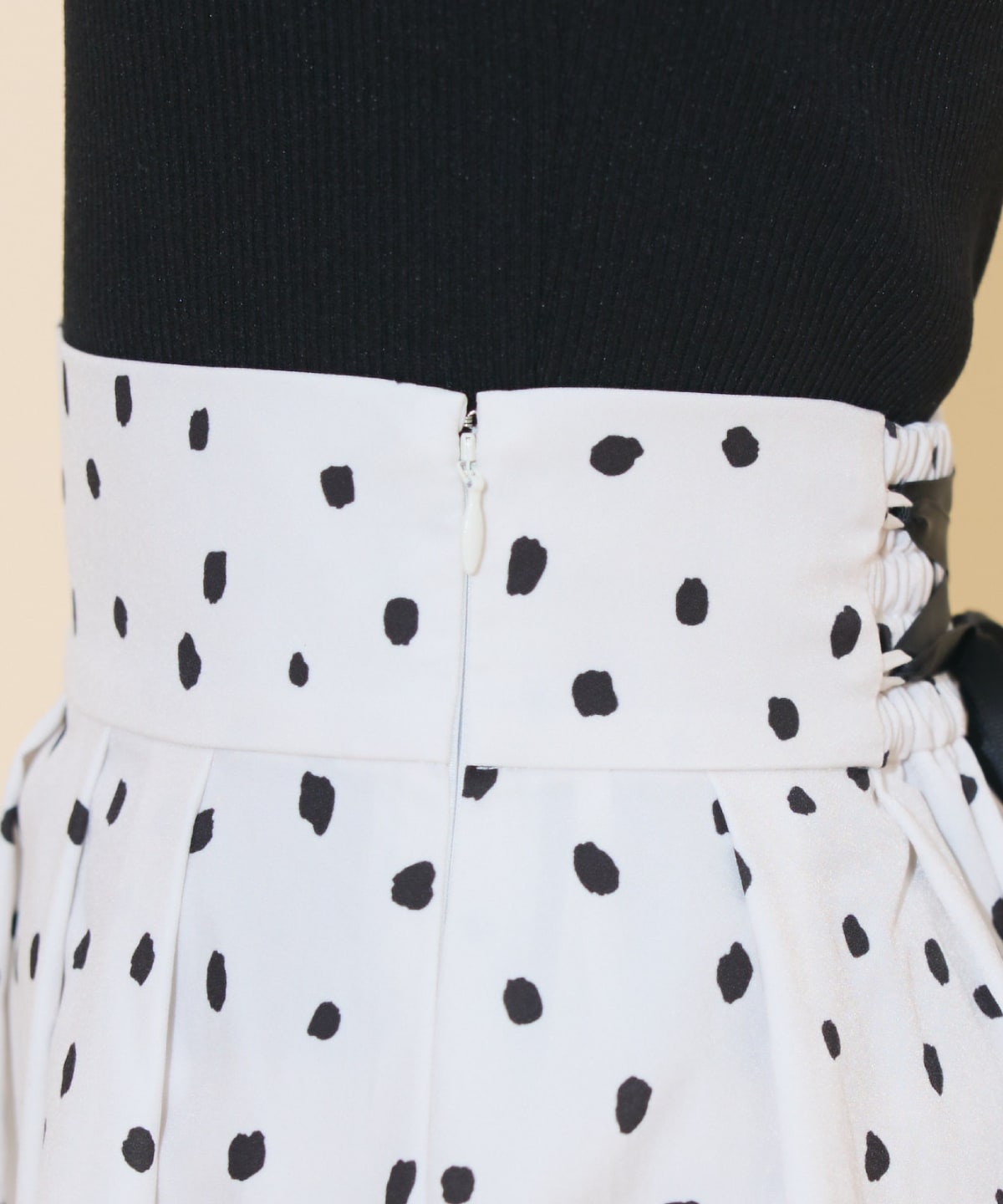 ダルメシアンプリントボリュームタックスカート