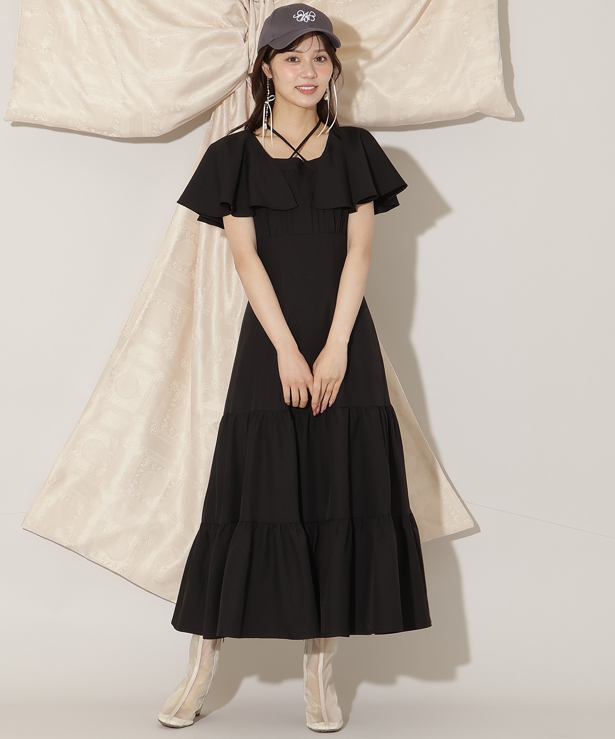 フレアースリーブティアードワンピース