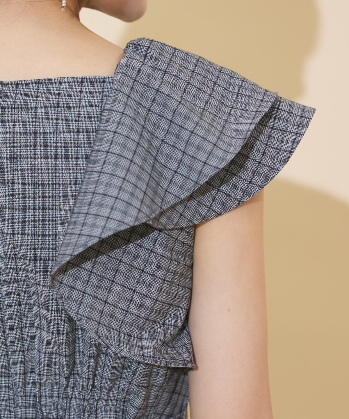 ラッフルスリーブバックリボンワンピース