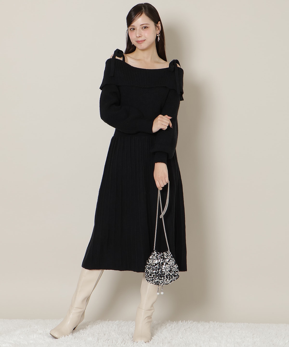 【12/18(thu) 12時予約スタート】オープンショルダープリーツニットOP