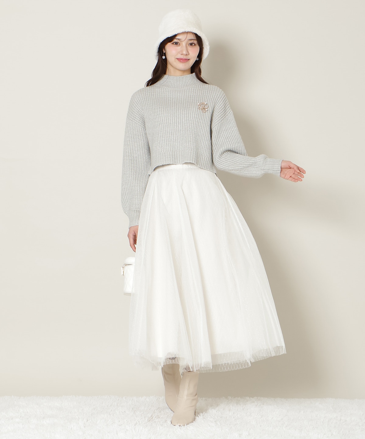 【12/5(fri)10時発売】ブローチ付きクロップドラメニット