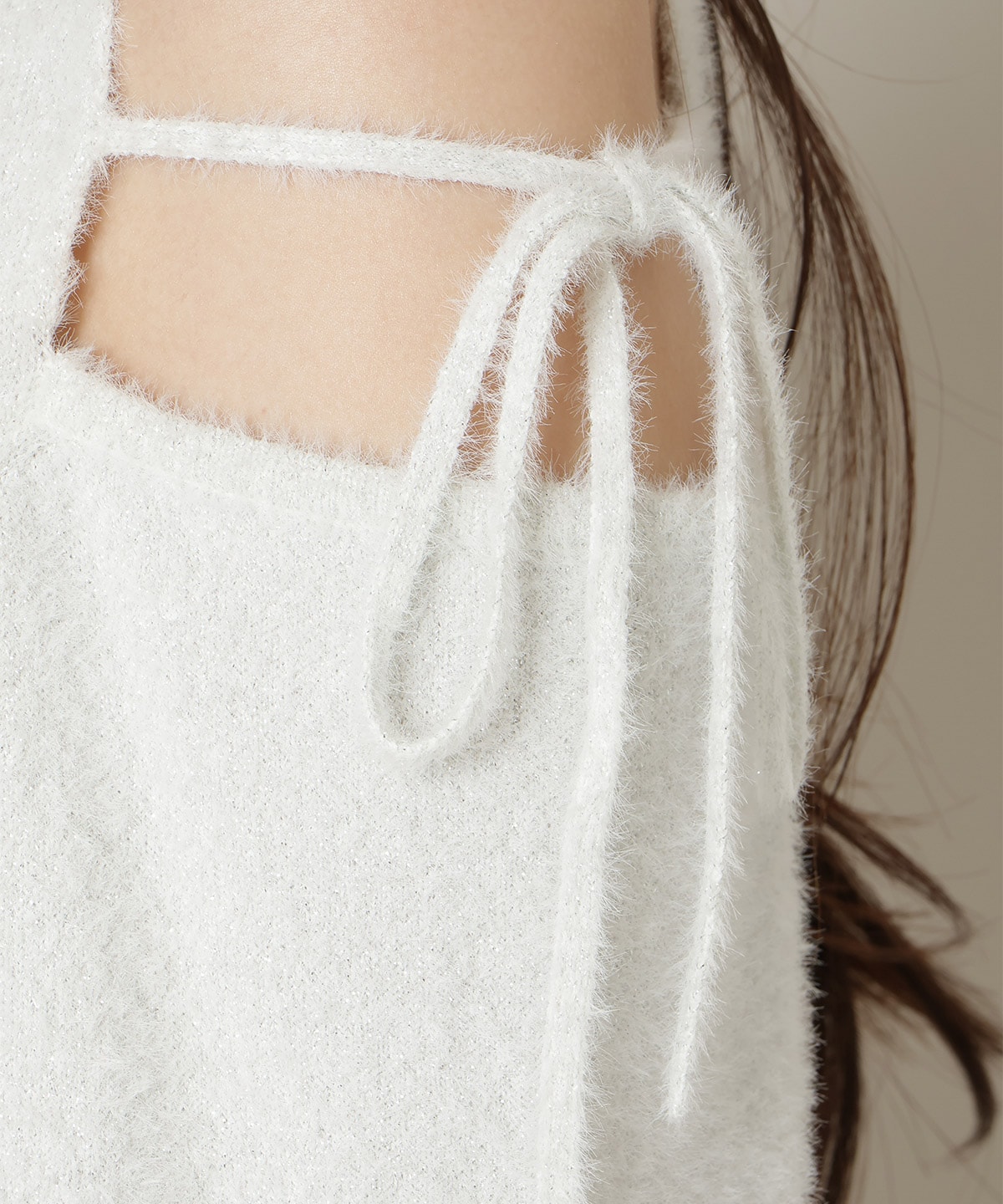 【1/1(thu)10時発売 New Year's Item】オープンショルダーラメフェザーニット