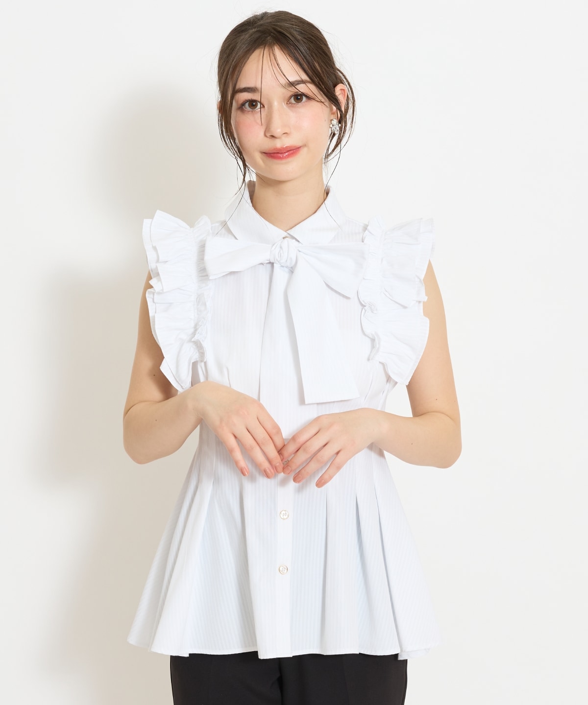 フリルスリーブペプラムブラウス
