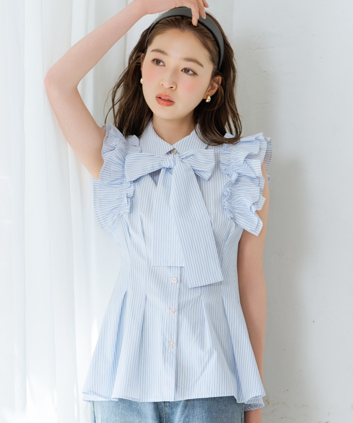 フリルスリーブペプラムブラウス