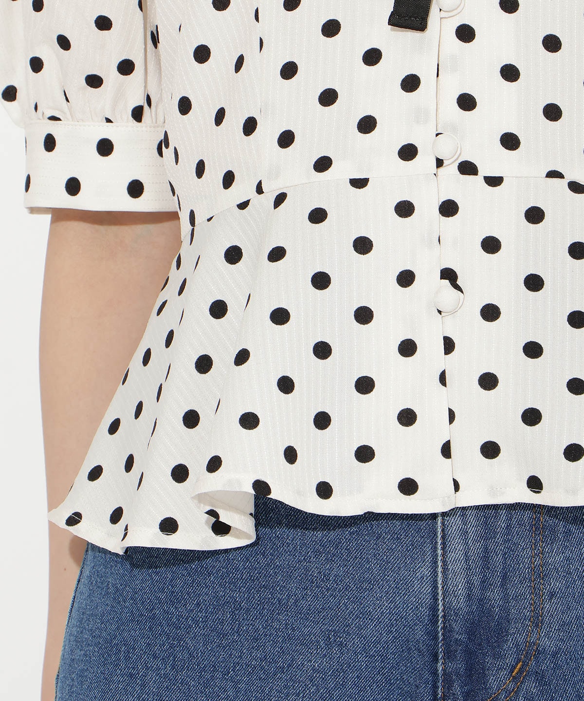 パフスリーブドットブラウス