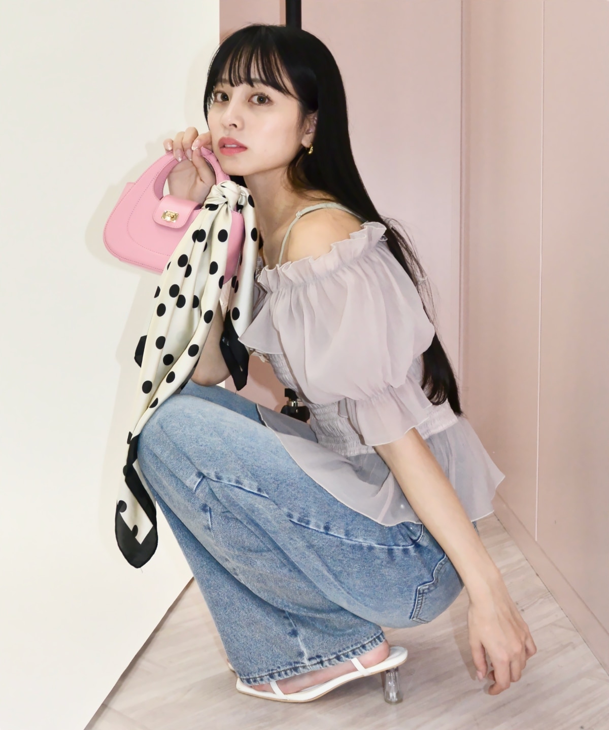 シャーリングペプラムブラウス