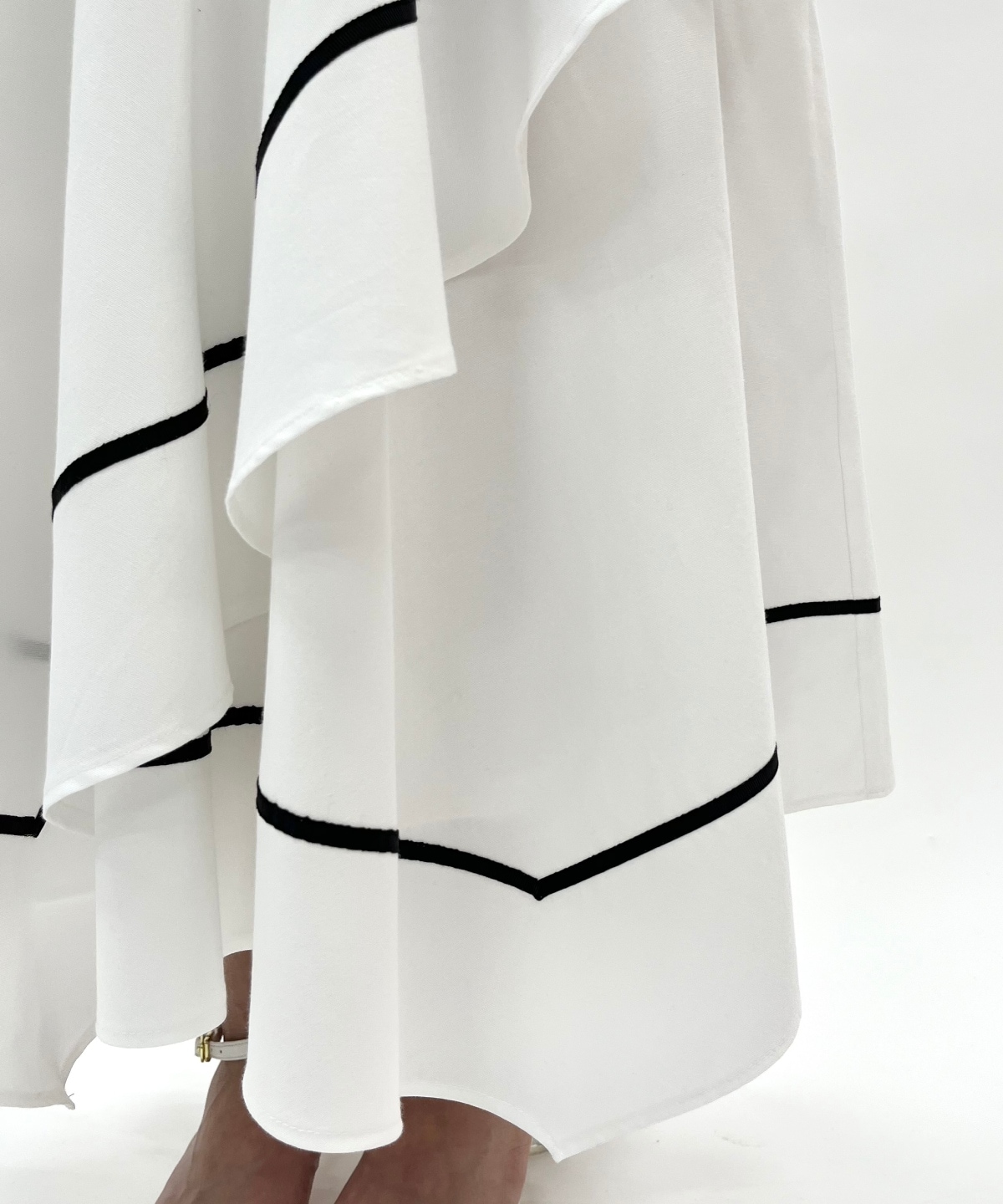 ベルト付きハンカチヘムスカート