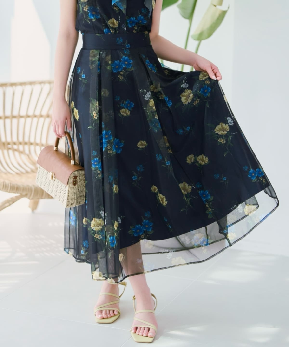 フラワーメッシュタックフレアスカート