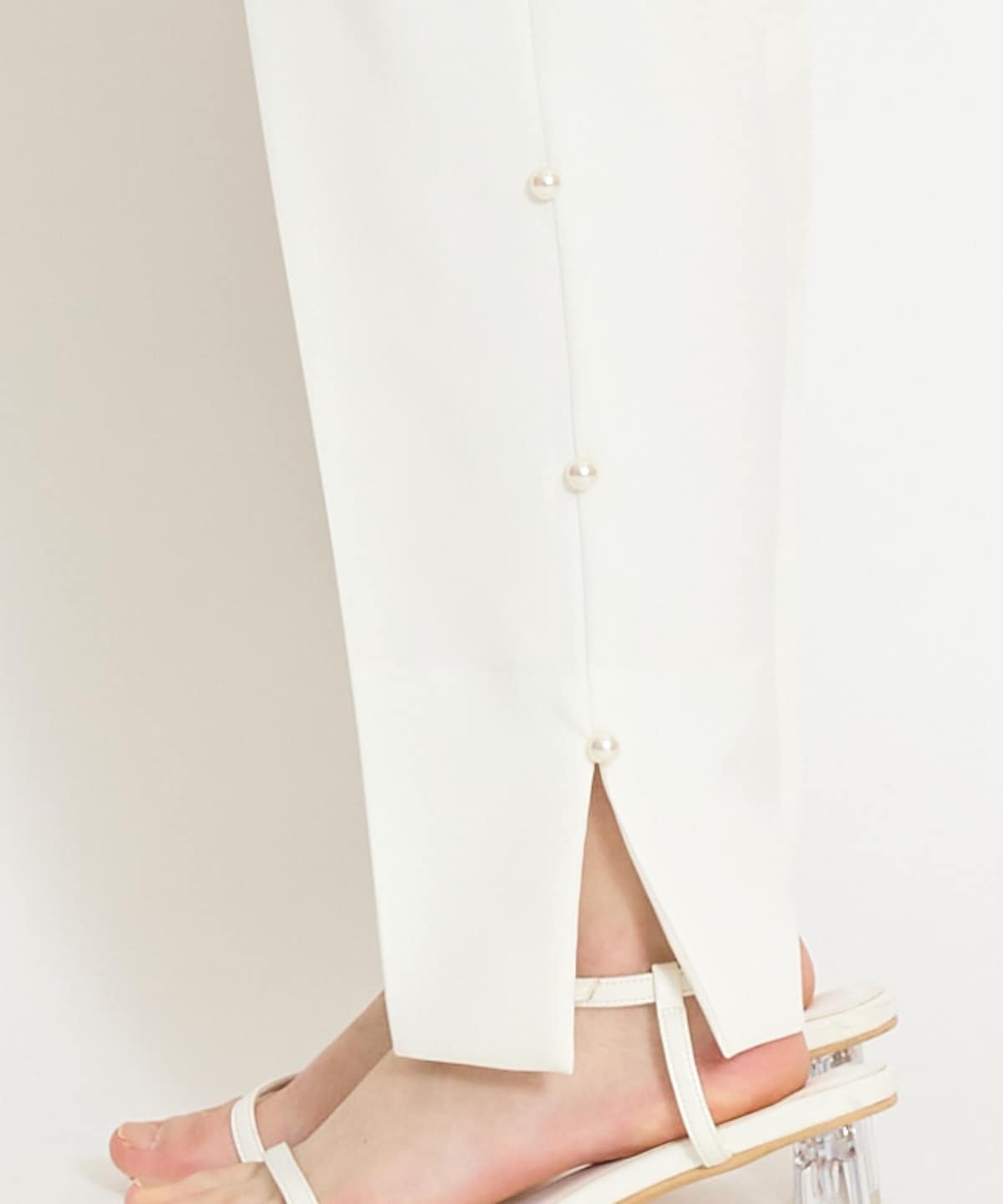 パールデザインテーパードパンツ