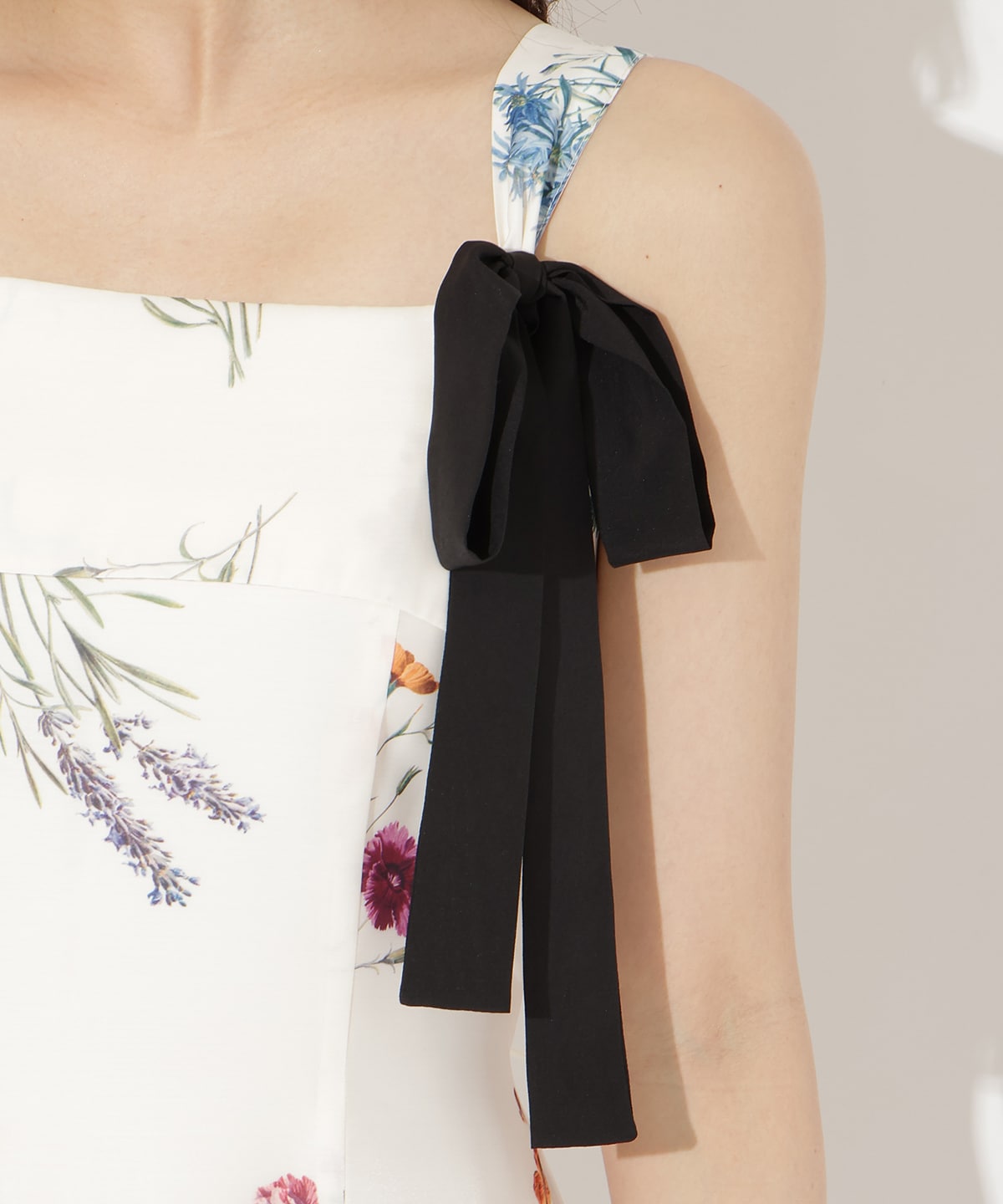 【3/12(thu)10時発売】ボタニカルフラワーシアータックワンピース