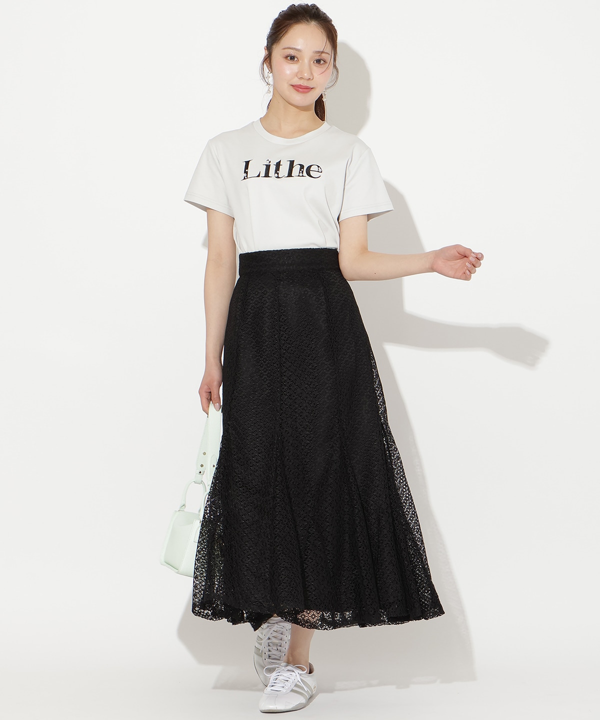 ビジュー付き刺繍ロゴTシャツ