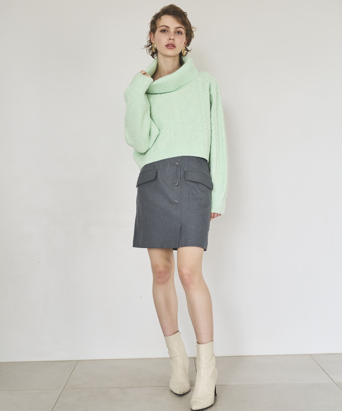 フラップミニスカート