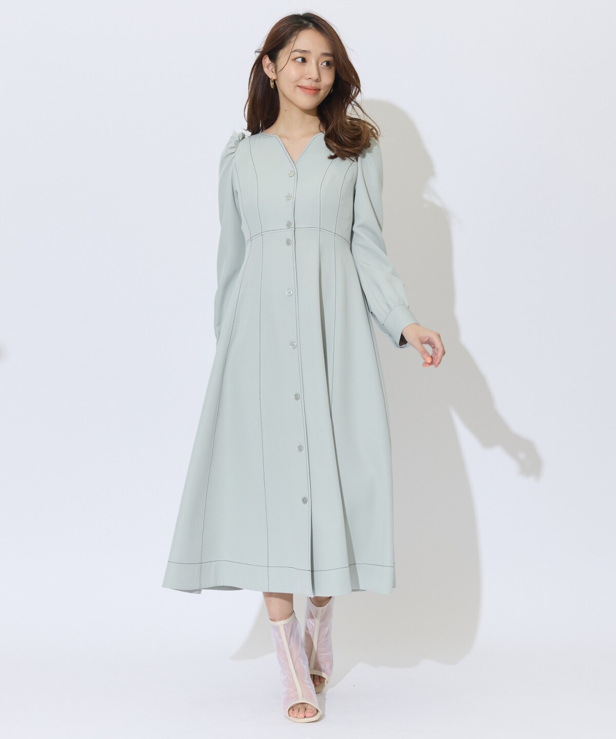 デコルテあき配色ステッチワンピース