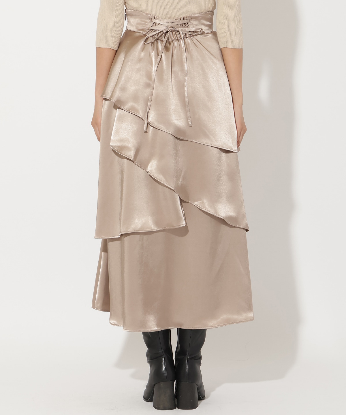サテンアシメフリルティアードスカート