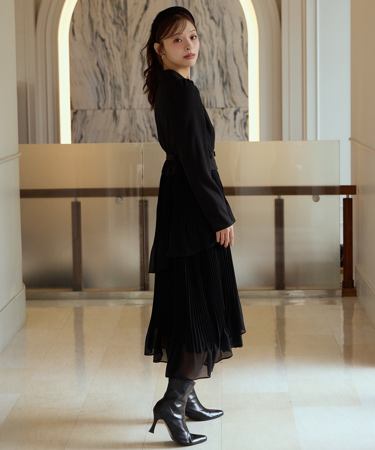 ジャケットレイヤードプリーツワンピース