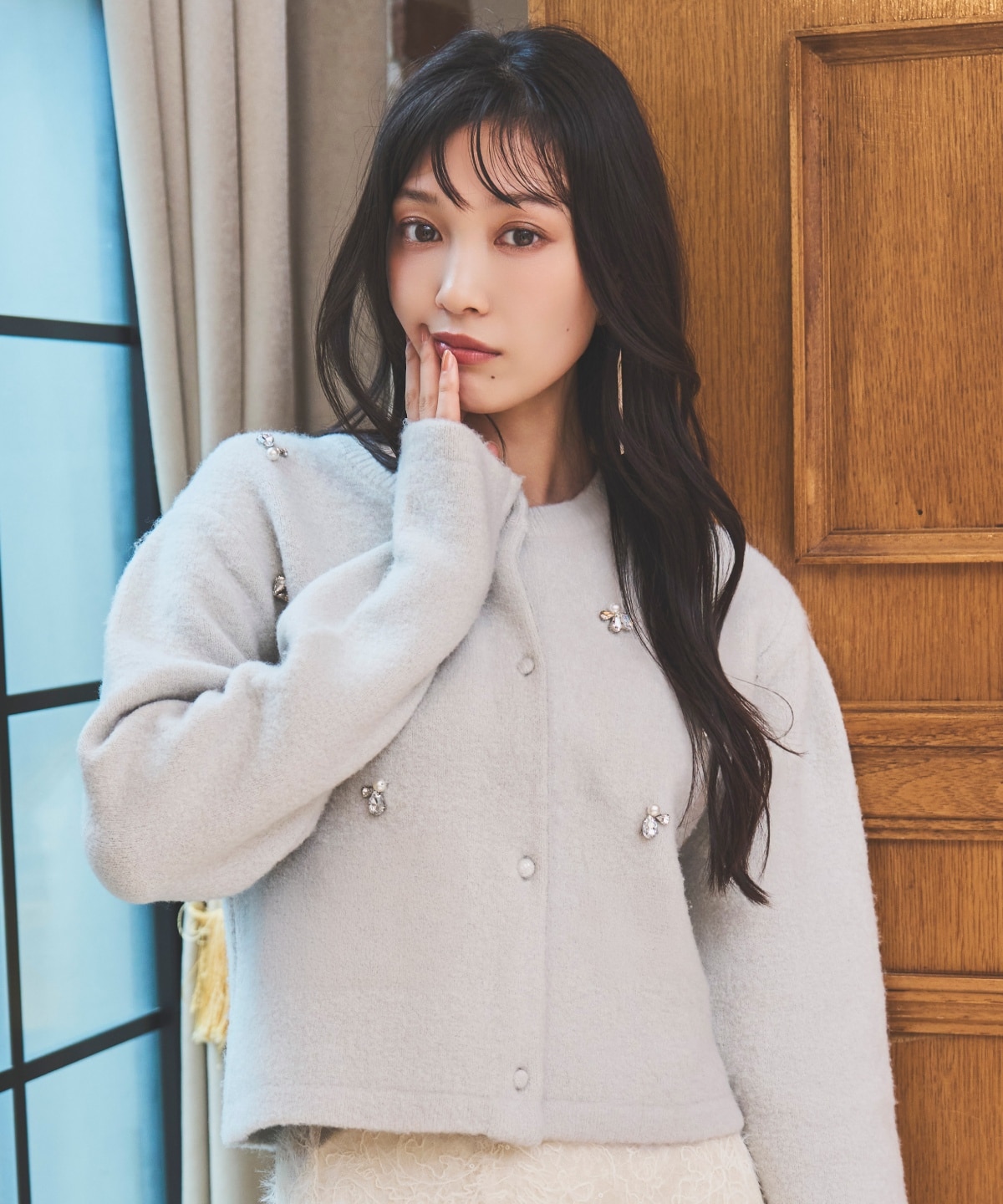 ビジュー付きニットカーディガン