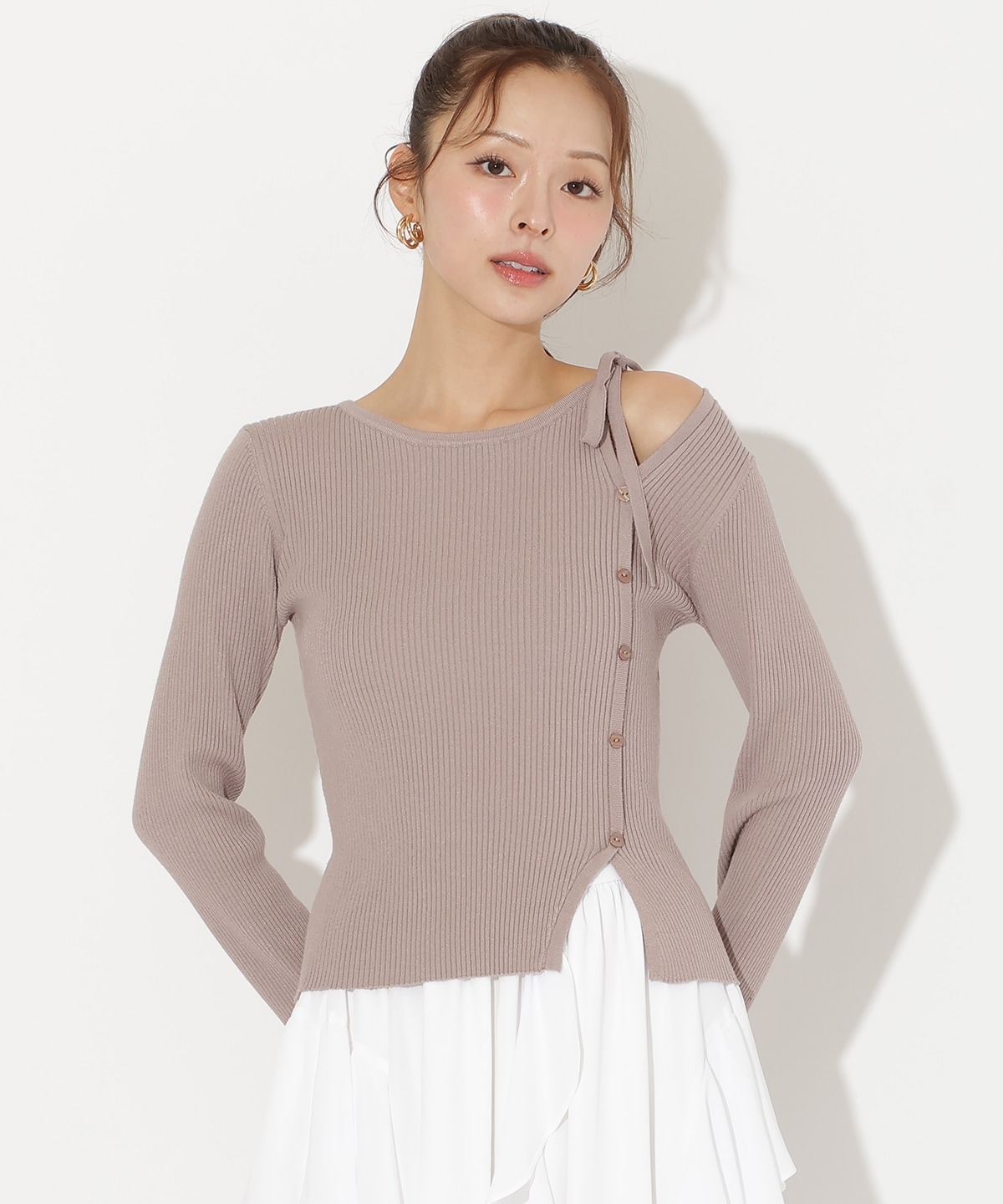 【先行予約受付中】アシメリボンスリットプルオーバー