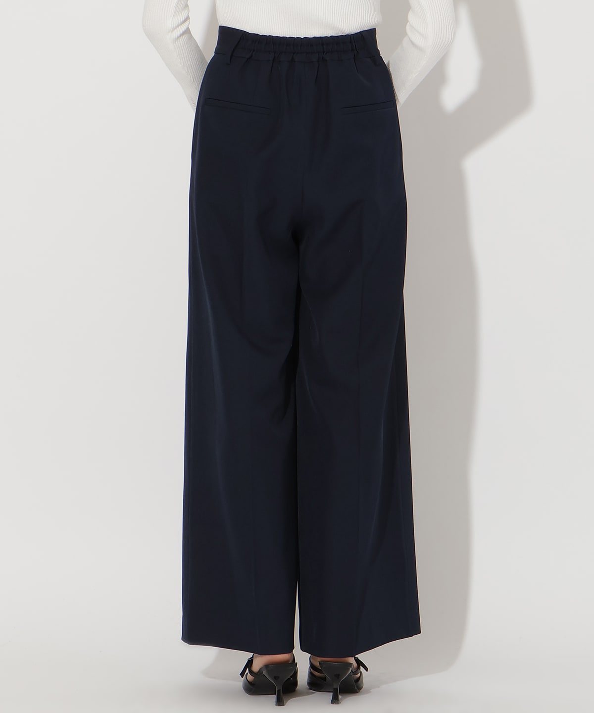 【先行予約受付中】タックワイドパンツ