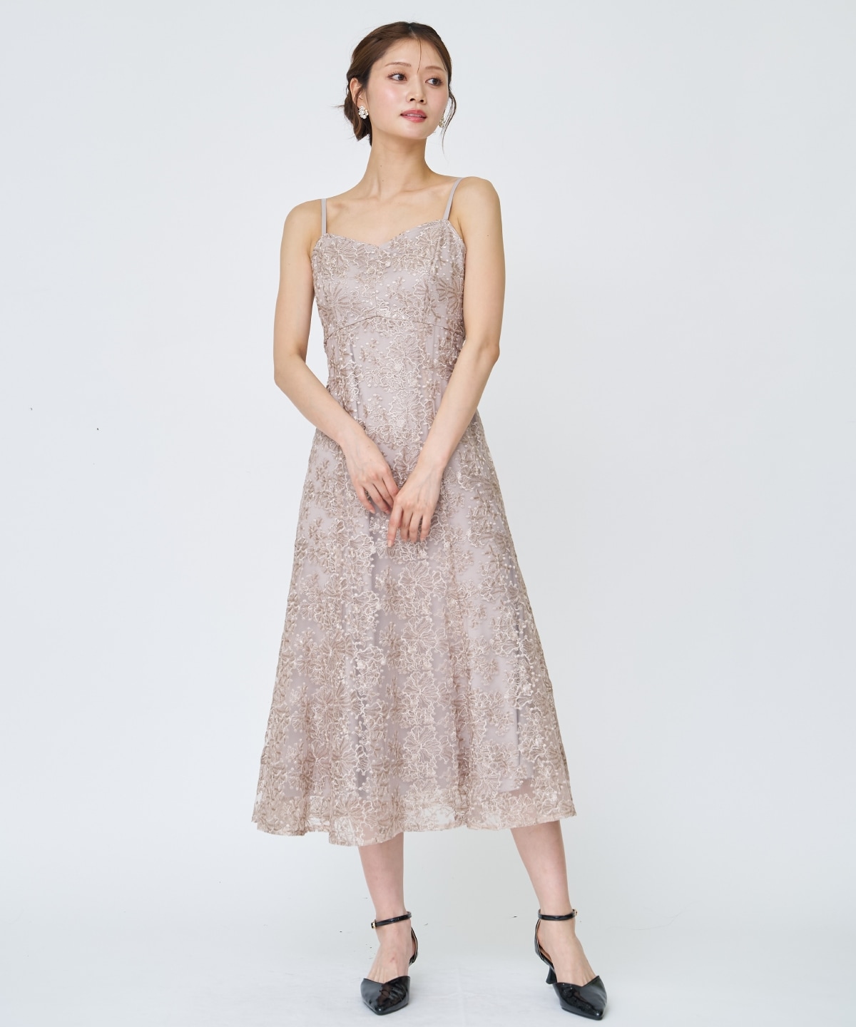 チュールレイヤードスパンコールドレス