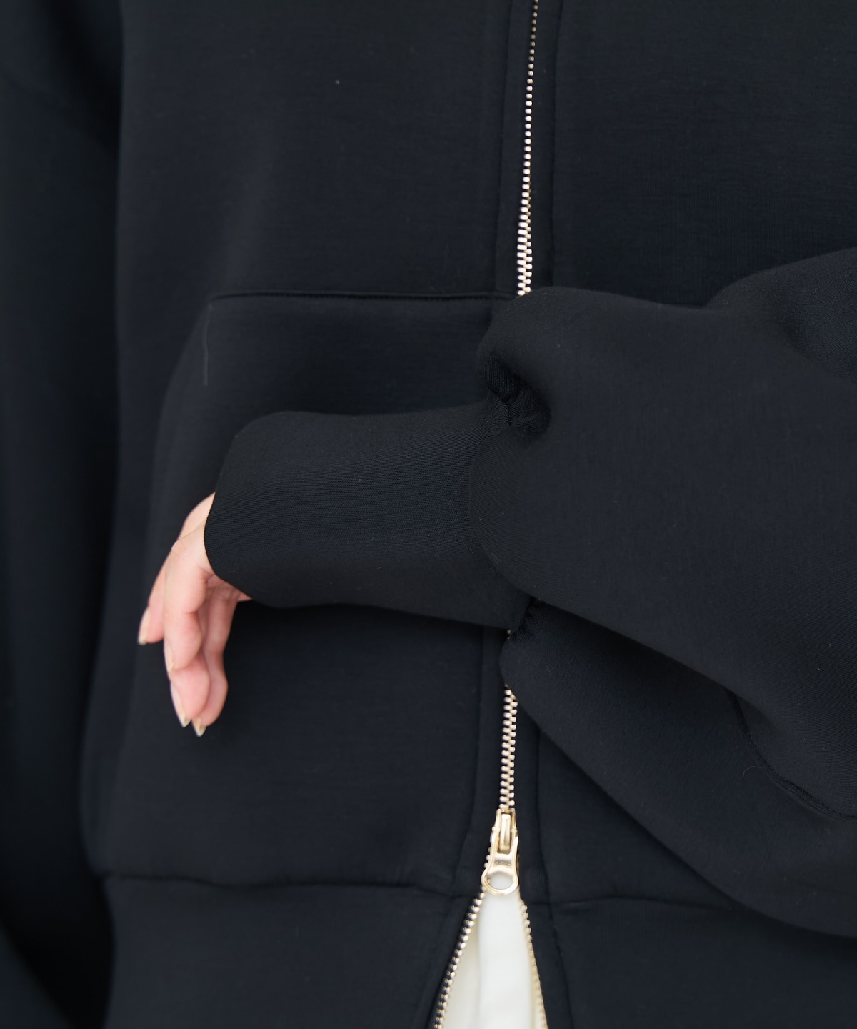 ロゴ刺繍ボンディングZIPパーカー