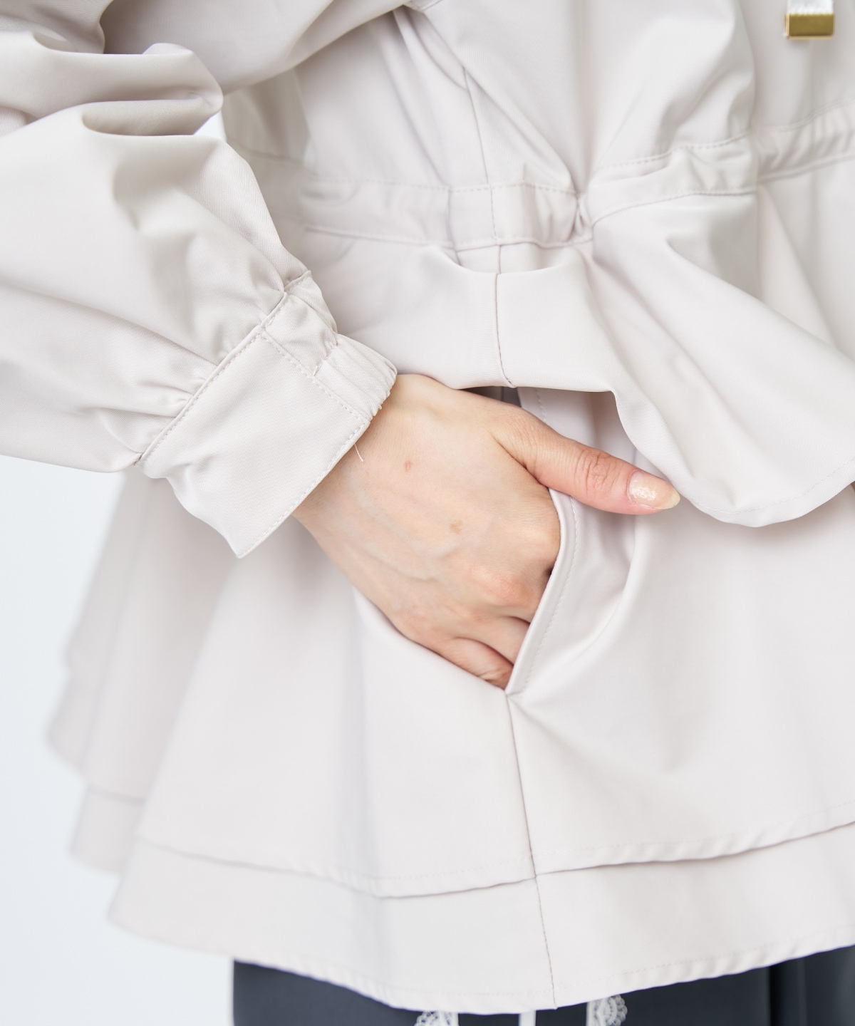 ペプラムマウンテンパーカー