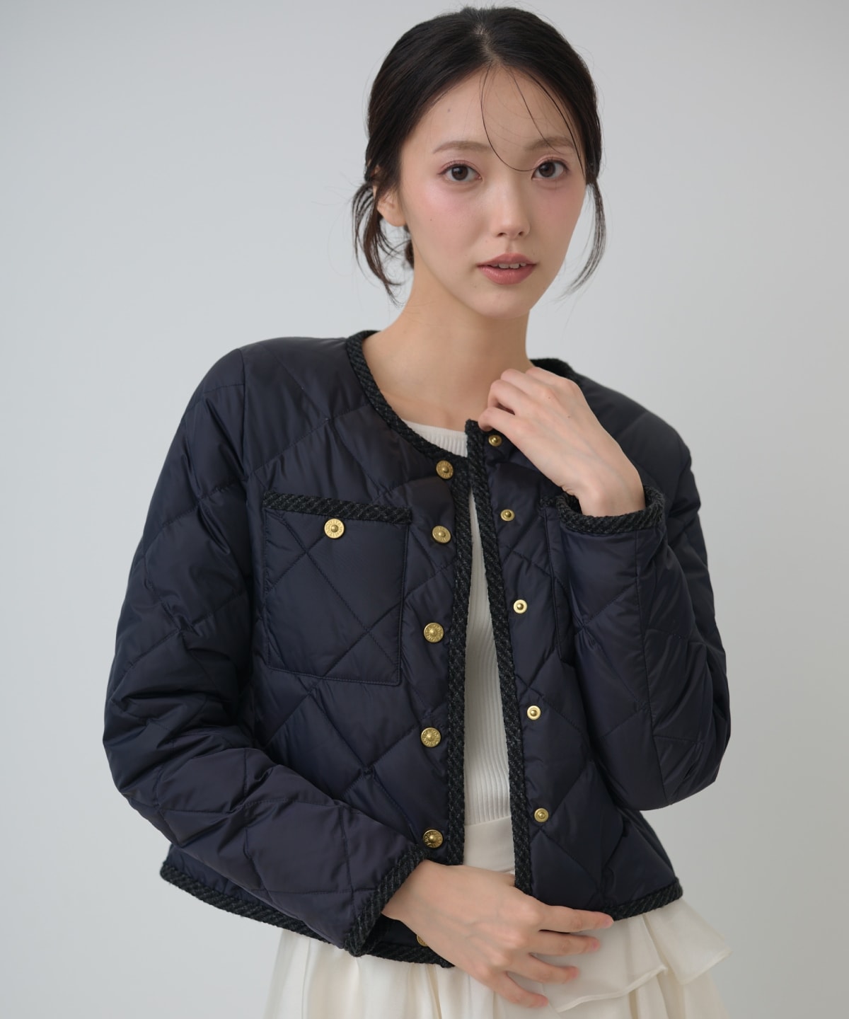 【TAION×AND COUTURE】ノーカラーショートダウンジャケット