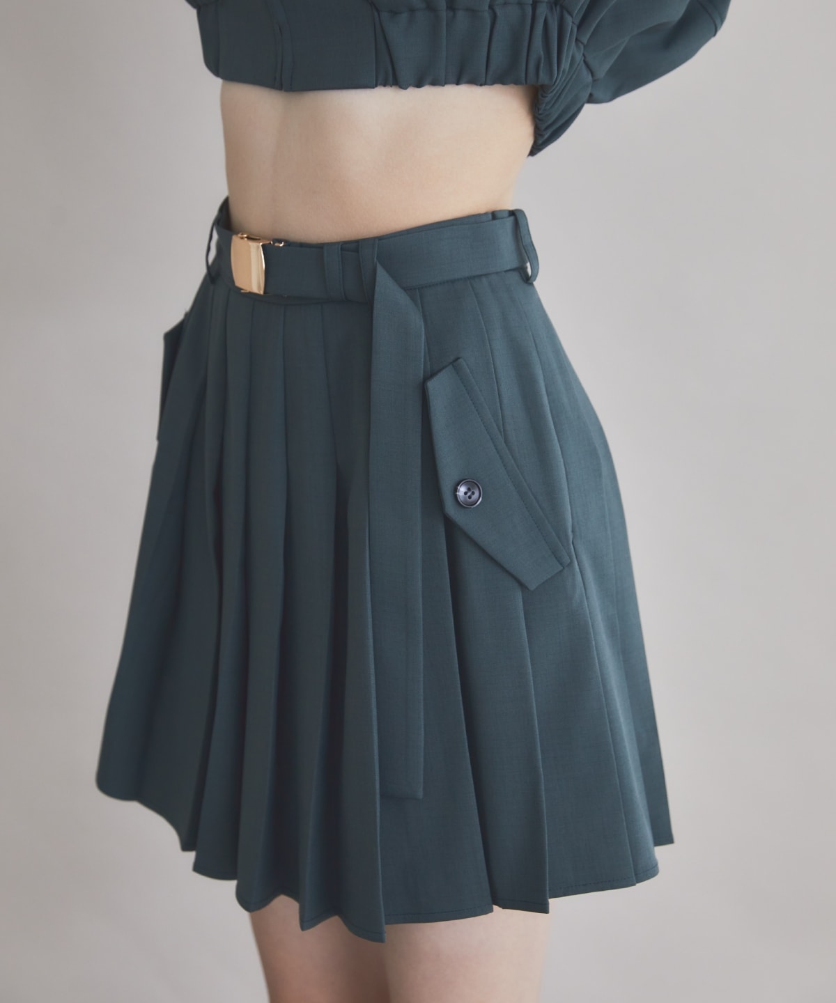 【セットアップ可能】ベルト付きプリーツショートスカート